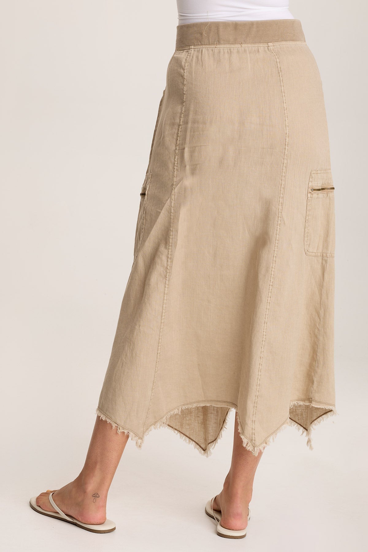 Stylish Doak Skirt with Sharkbite Hem & Functional Cargo Pockets - Trendy Women's Streetwear for Casual Outings & Outdoor Adventures