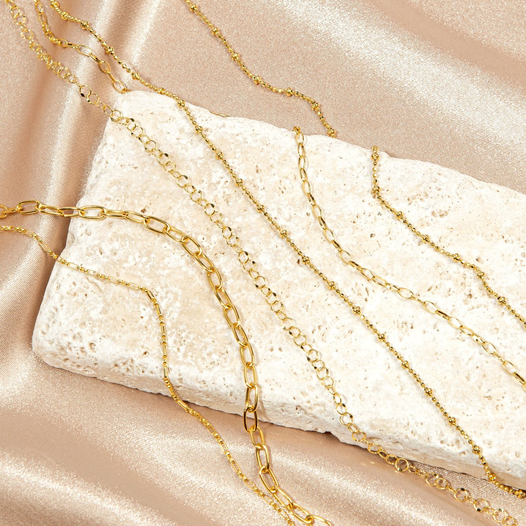 Jude Frances Lisse Small Looped Chain Necklace for Women - Dainty Gold Layering Necklace Jewelry Gift for Her - Perfect for Date Night & Everyday Wear