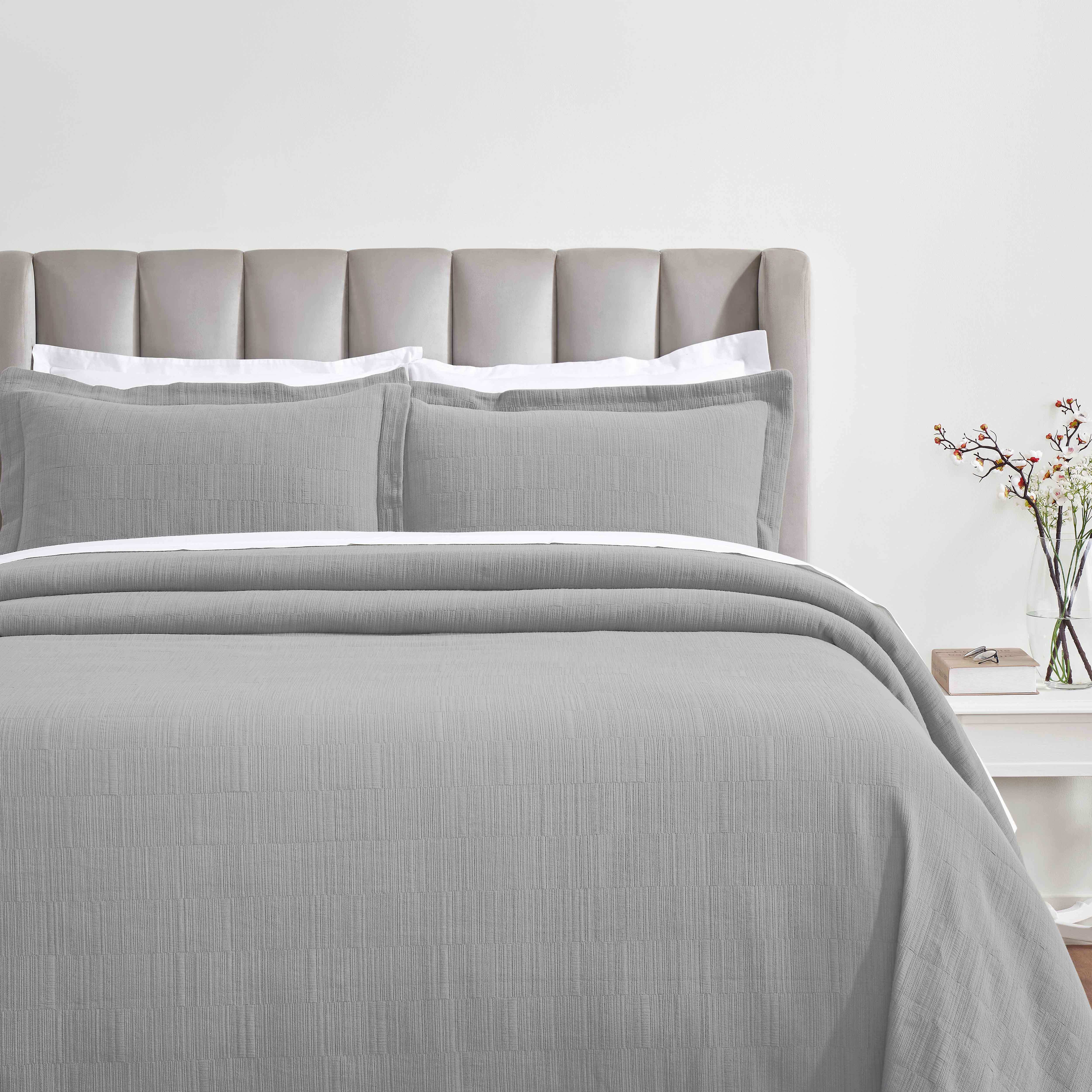 Premium Cotton Matelasse Bedspread Set with Shams - Medium Weight Luxury Bedding for Master Bedroom, Guest Room & Hotel Decor - Soft Textured Quilted Coverlet for Queen/King Size Beds