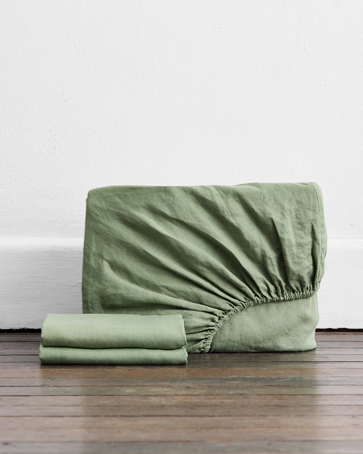 100% French Flax Linen Fitted Sheet Set - Queen Size, Natural Pistachio Color, Breathable & Hypoallergenic - Perfect for Bedroom, Guest Room & Vacation Homes