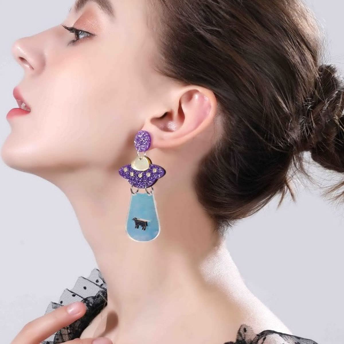 Alien UFO Acrylic Dangle Earrings - Cute Spaceship Drop Earrings for Women - Lightweight Cartoon UFO Jewelry - Perfect for Cosplay, Halloween, and Sci-Fi Fashion