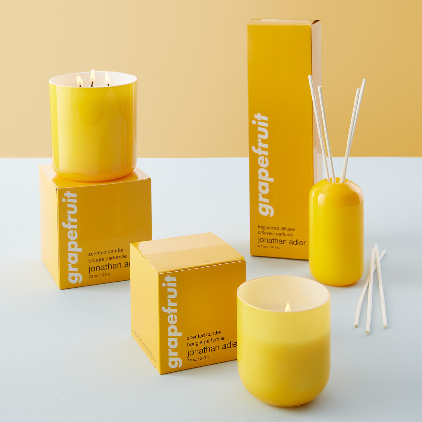 Refreshing Grapefruit Scented Candle - Natural Soy Wax Aromatherapy Candle for Home, Office & Relaxation - Perfect for Stress Relief & Mood Boosting