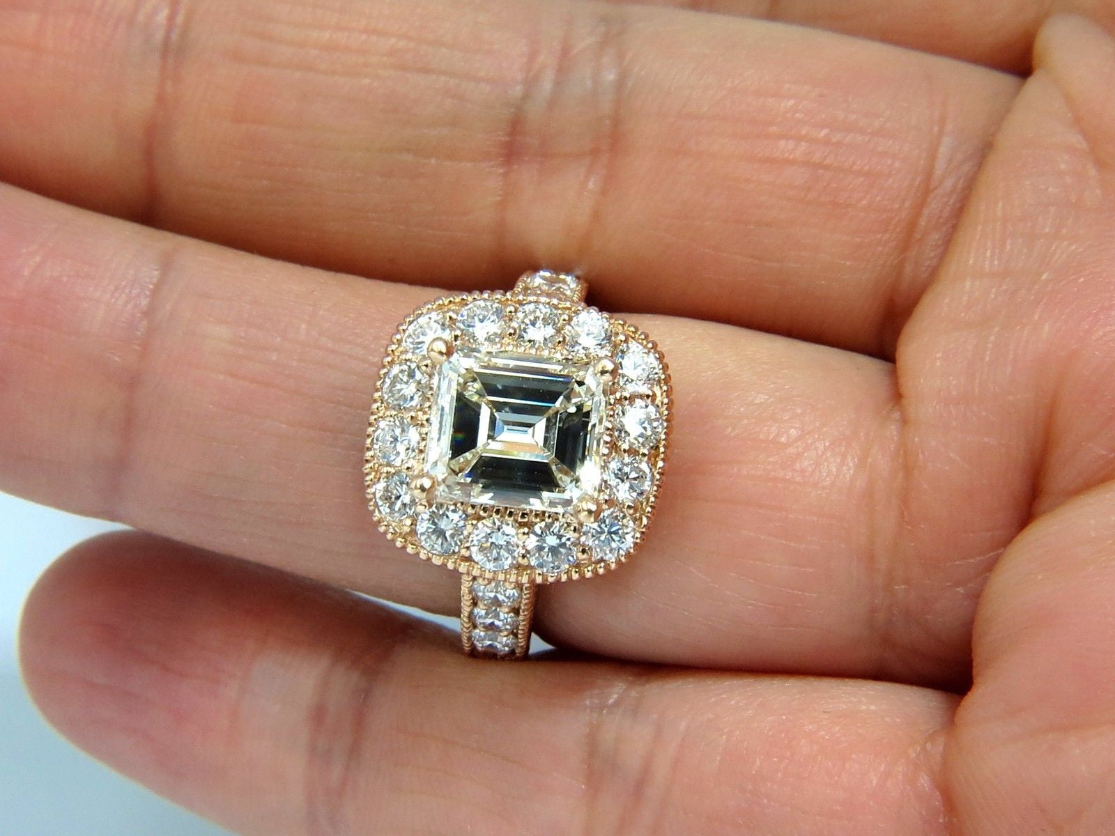 5.37CT GIA Certified Emerald Cut Diamond Ring in 18K Gold - Halo Cluster Bridal Wedding & Anniversary Jewelry Gift for Her - Perfect for Engagement, Proposal, and Special Occasions