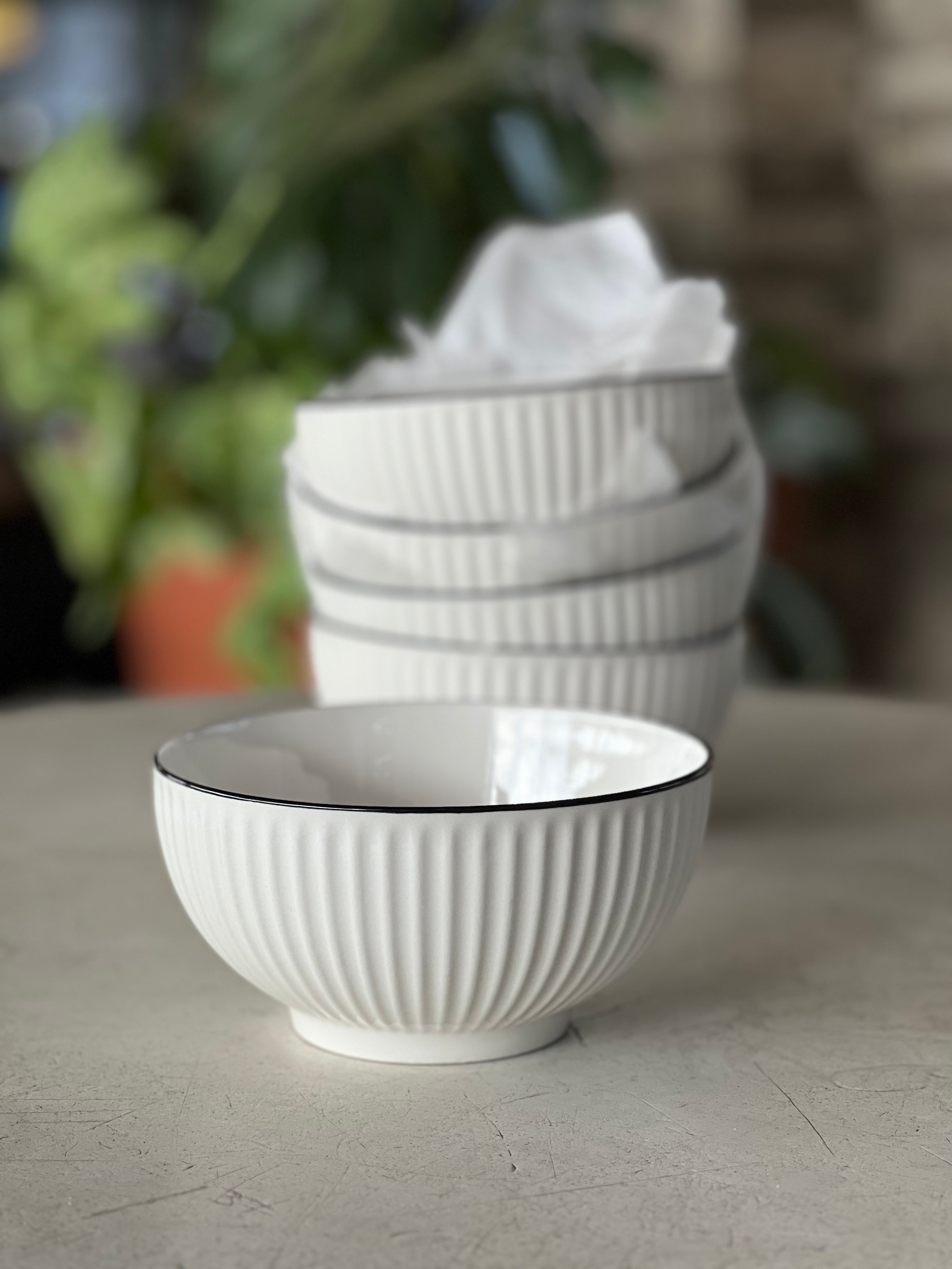 Premium Ceramic Bowls Set of 4 - Durable Dinner Bowls for Soup, Salad, Cereal - Perfect for Home Dining, Restaurants & Gifts