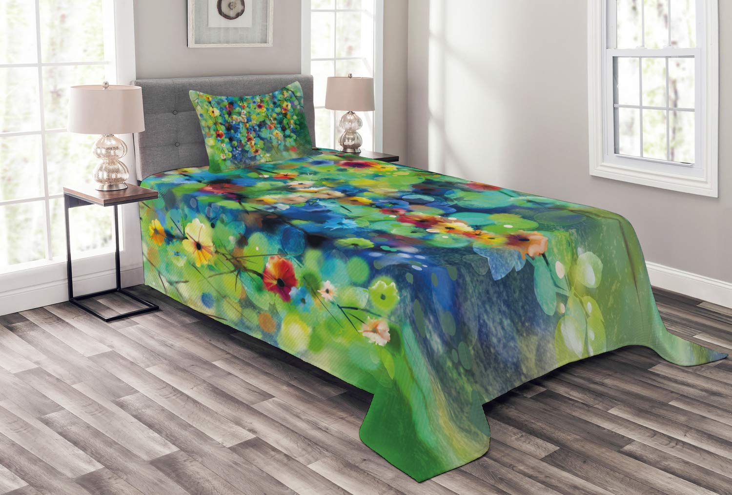 Ambesonne Floral Bedspread Set - 3-Piece Spring Bloom Design with 2 Pillow Shams, Twin Size Green Blue Bedding for Seasonal Decor | Perfect for Guest Rooms, Spring Refresh & Boho Bedroom Makeover