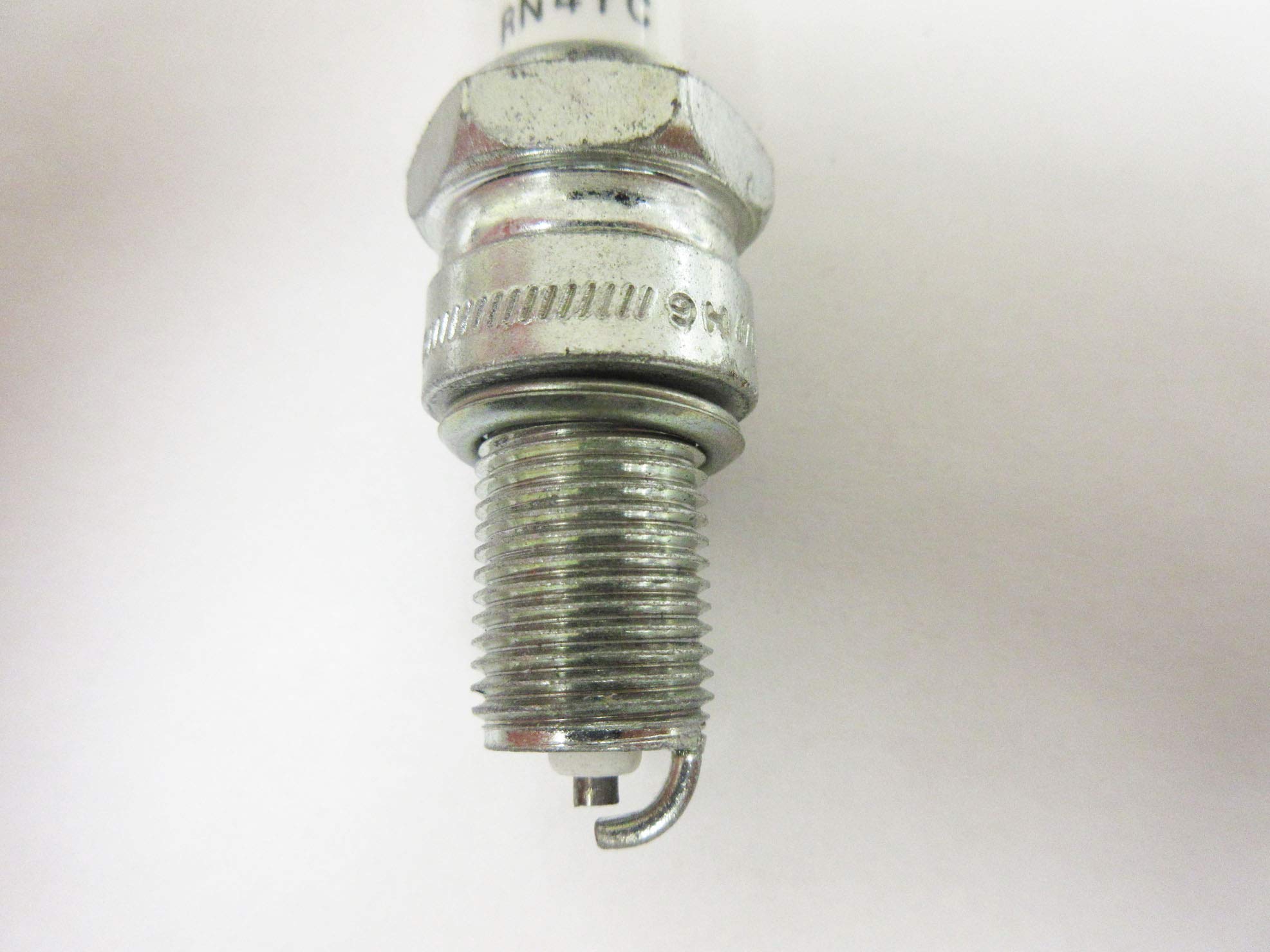 Champion 904 RN4YC Copper Plus Spark Plug (4-Pack) - High Performance Spark Plugs for Cars, Trucks & SUVs - Improves Engine Efficiency & Fuel Economy