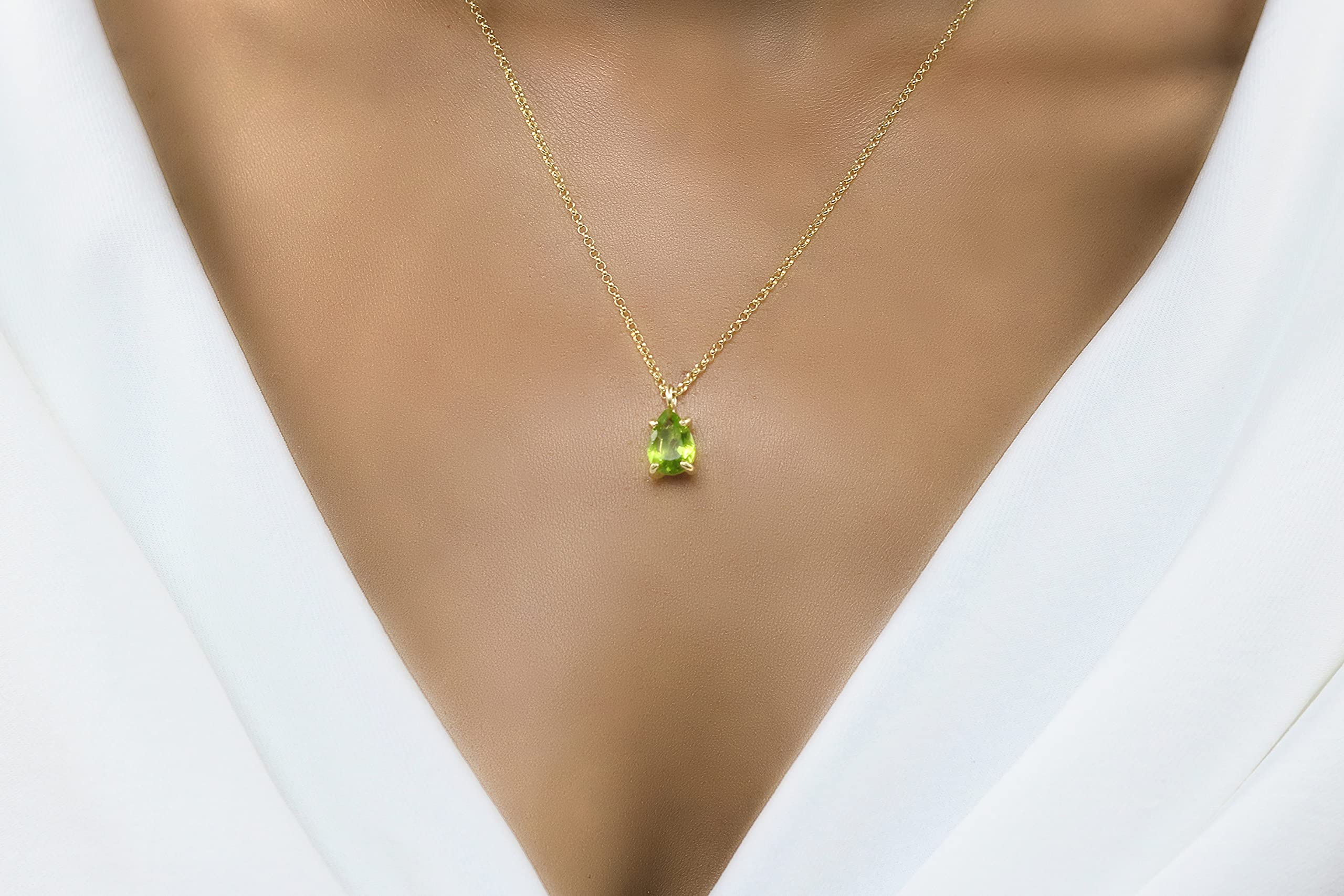 Sparkling Peridot Pendant Necklace - Elegant August Birthstone Jewelry - Pear Shaped Green Gemstone Necklace for Women - Customizable 14K Gold Vintage Necklace Gift for Birthday, Anniversary & Special Occasions