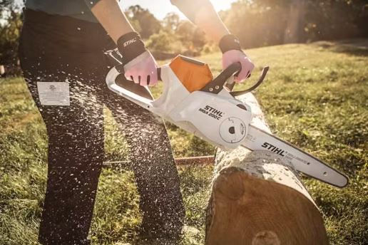 STIHL MSA 200 C B 18V Cordless Battery-Powered Chainsaw - Lightweight & Quiet for Home Yard Tree Trimming & Wood Cutting