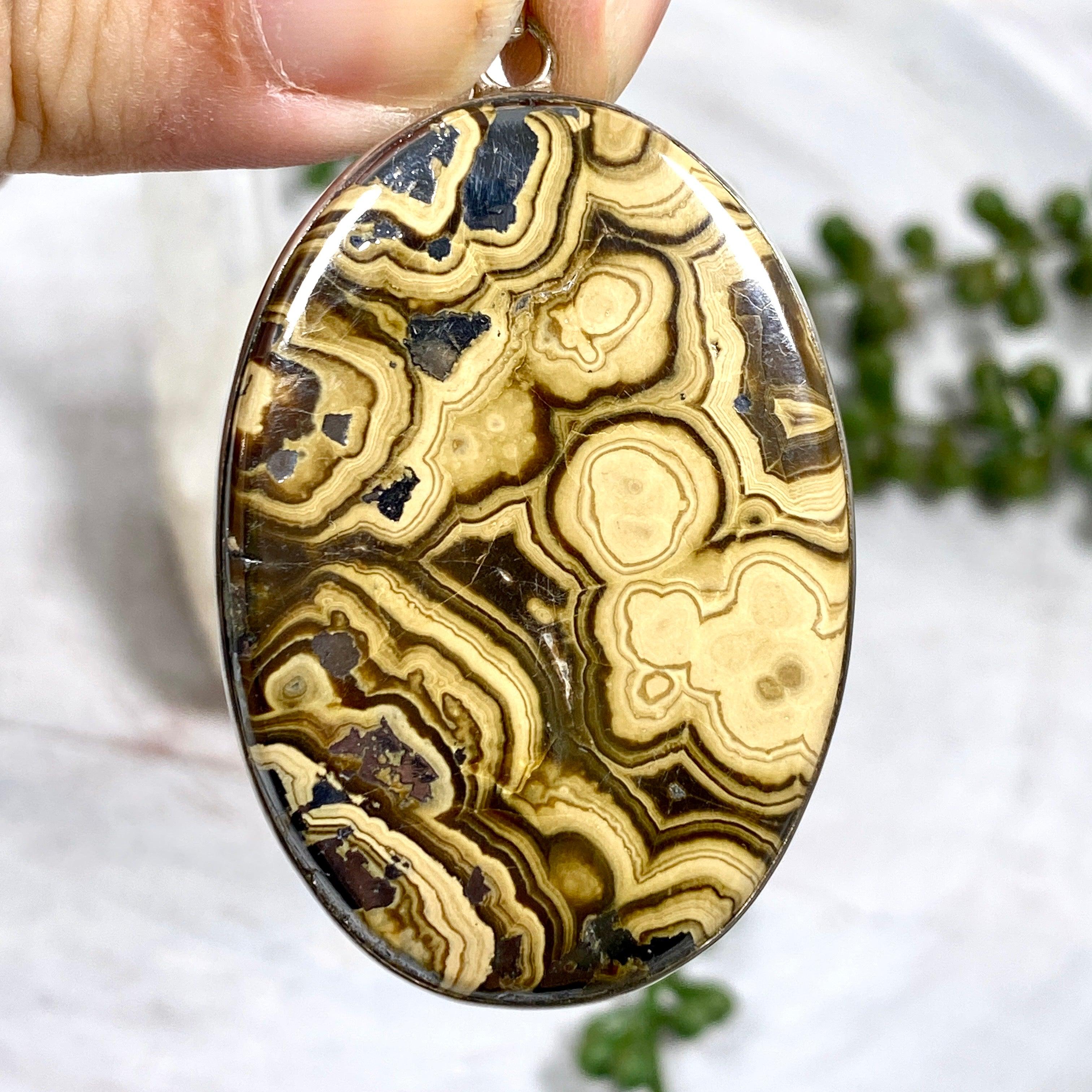 Oval Schalenblende Pendant Necklace KPGJ2195 - Elegant Gemstone Jewelry for Women, Perfect for Parties & Special Occasions