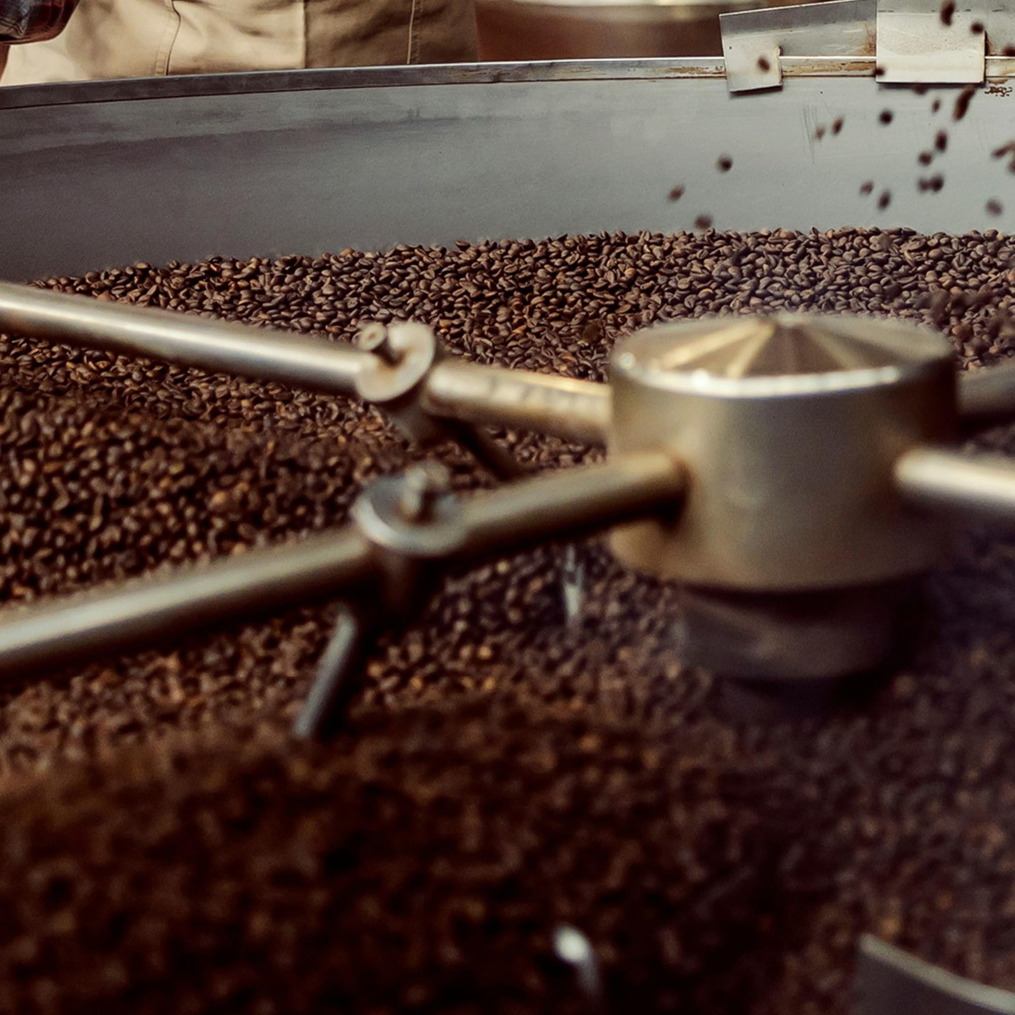 Premium Guatemalan Whole Bean Coffee - Light Roast, 5lb Bag (Pack of 1) | Fresh, Aromatic & Smooth | Perfect for Home Brewing, Office Use & Gifts