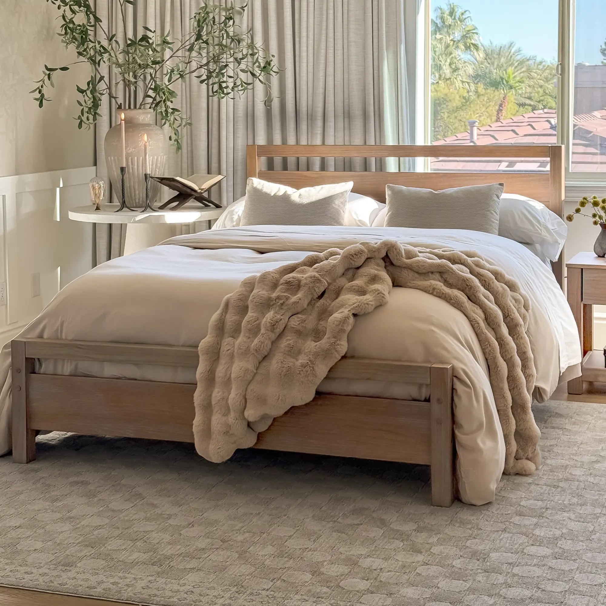 Modern Loft Platform Bed Frame - Queen Size, Sturdy Wooden Slat Support, Minimalist Design for Small Spaces - Perfect for Apartments, Dorms & Urban Living