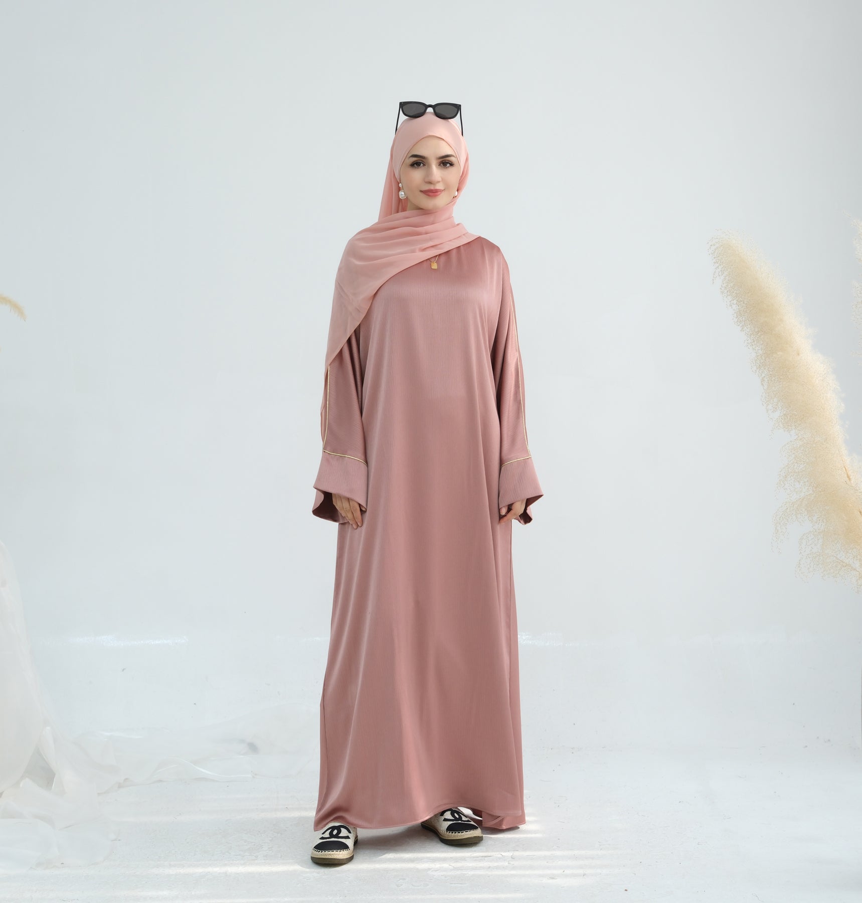 Elegant Ayana Textured Piping Detail Abaya Dress - Pink Modest Islamic Clothing for Women | Perfect for Prayer, Mosque & Special Occasions