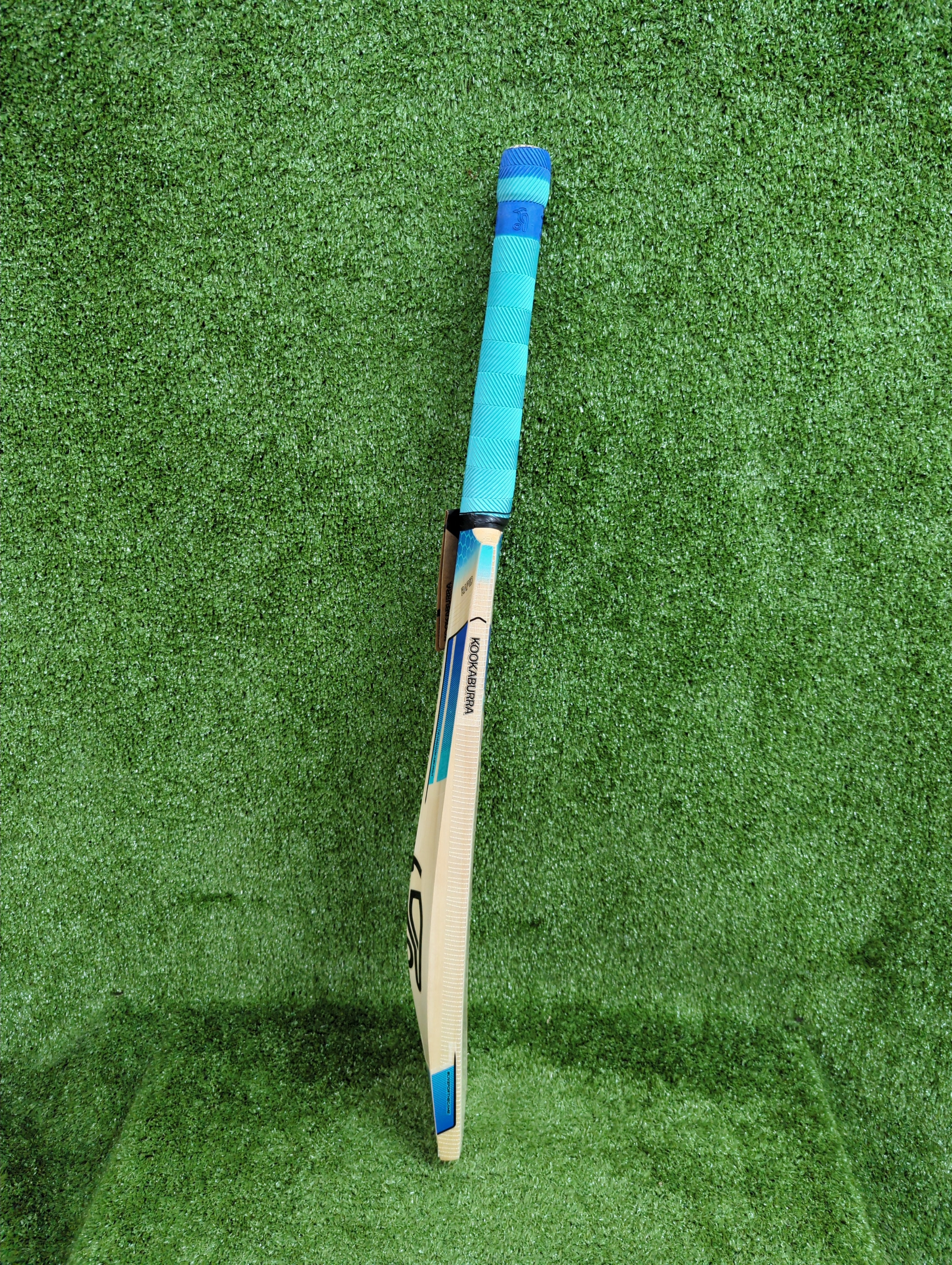 Kookaburra Rapid 6.4 Harrow English Willow Cricket Bat - Premium Performance for Professional & Amateur Players - Perfect for Matches, Training & Backyard Practice