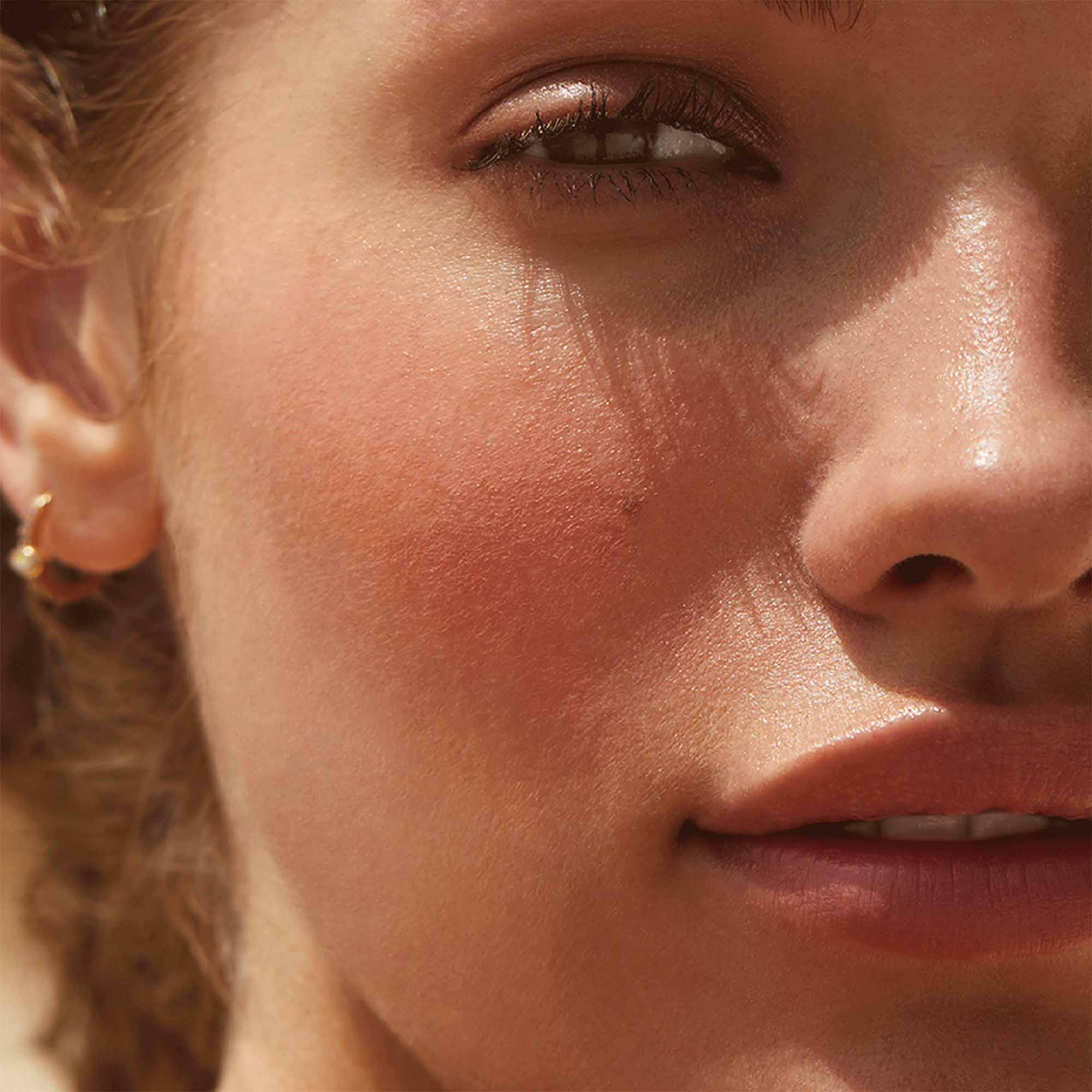 Victoria Beckham Beauty Cheeky Posh Blush Stick - Creamy Blush for Natural Flush, Buildable & Blendable - Perfect for Everyday Wear & On-The-Go Touch Ups