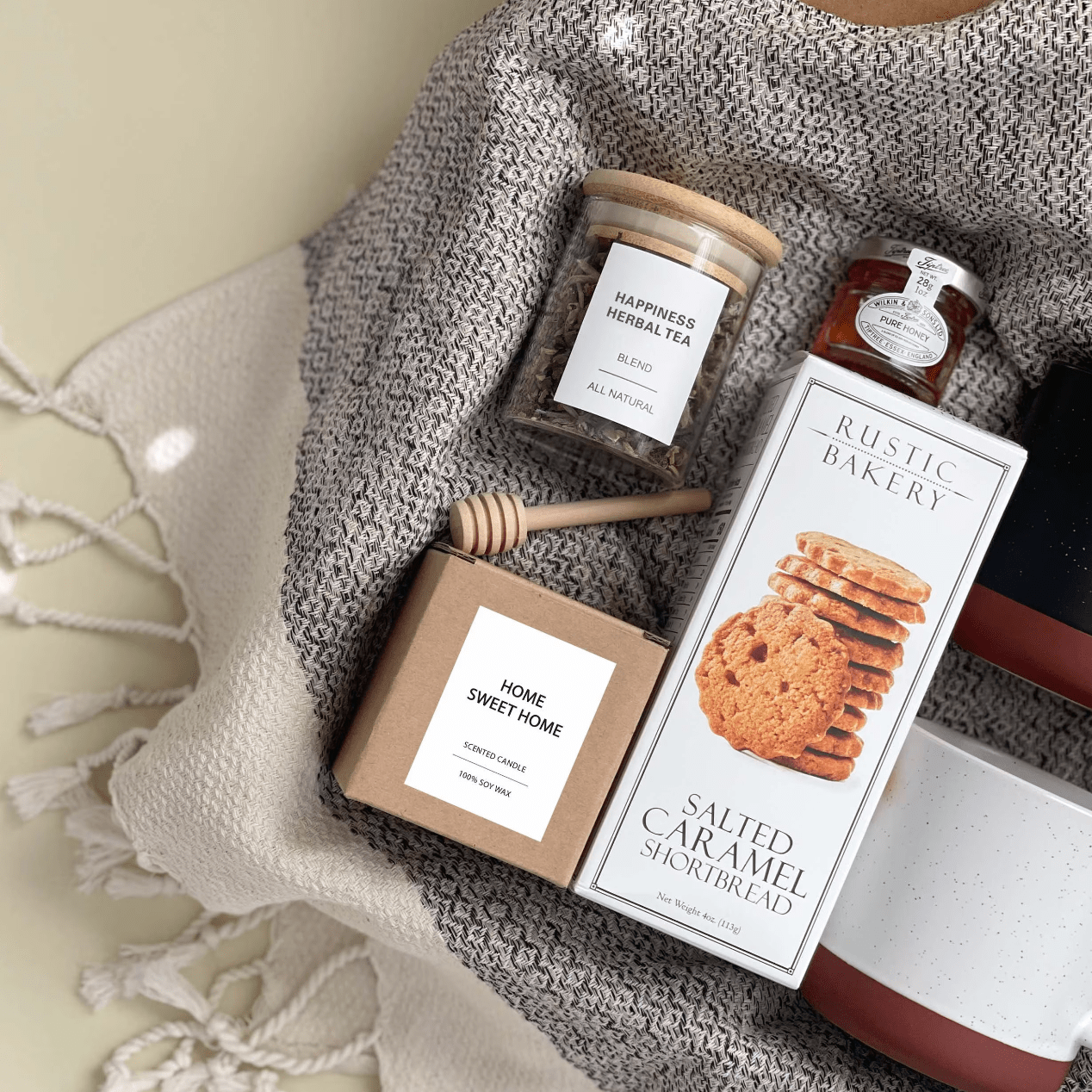 Housewarming Gift Basket for New Homeowners | Thoughtful New Home Care Package | Cozy Home Essentials Gift Set for Family & Friends | Perfect for Housewarming Parties & First Time Homeowners
