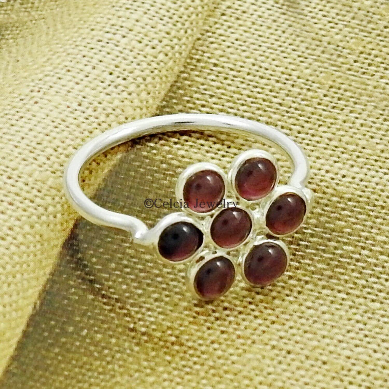 Genuine Garnet Gemstone Ring for Women - Natural Semi Precious Stone Jewelry - Elegant Wedding, Anniversary & Valentine's Day Gift - Perfect for Romantic Occasions, Birthday Presents & Special Celebrations (Garnet, Size 7)