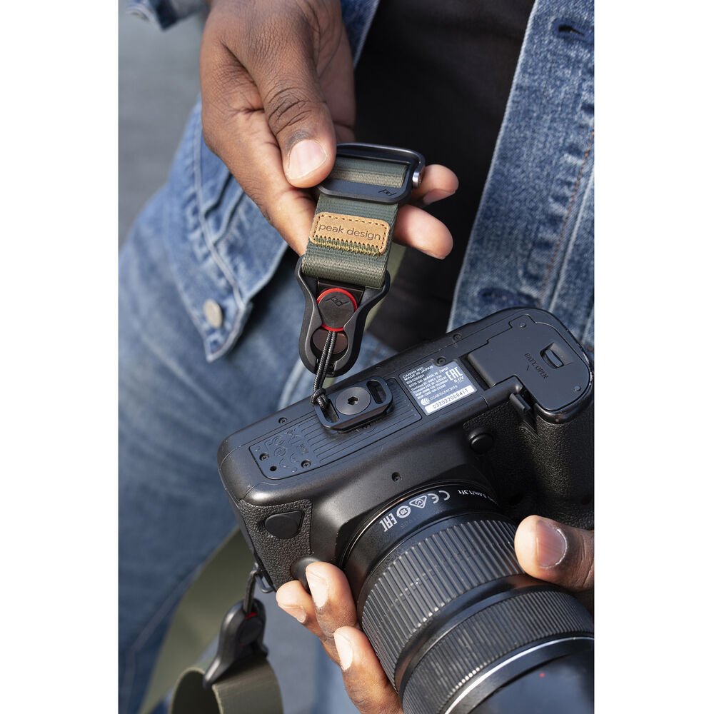 Peak Design SlideLITE Camera Strap (2017 Model) - Adjustable & Comfortable Shoulder Strap for DSLR & Mirrorless Cameras - Perfect for Travel, Hiking & Outdoor Photography