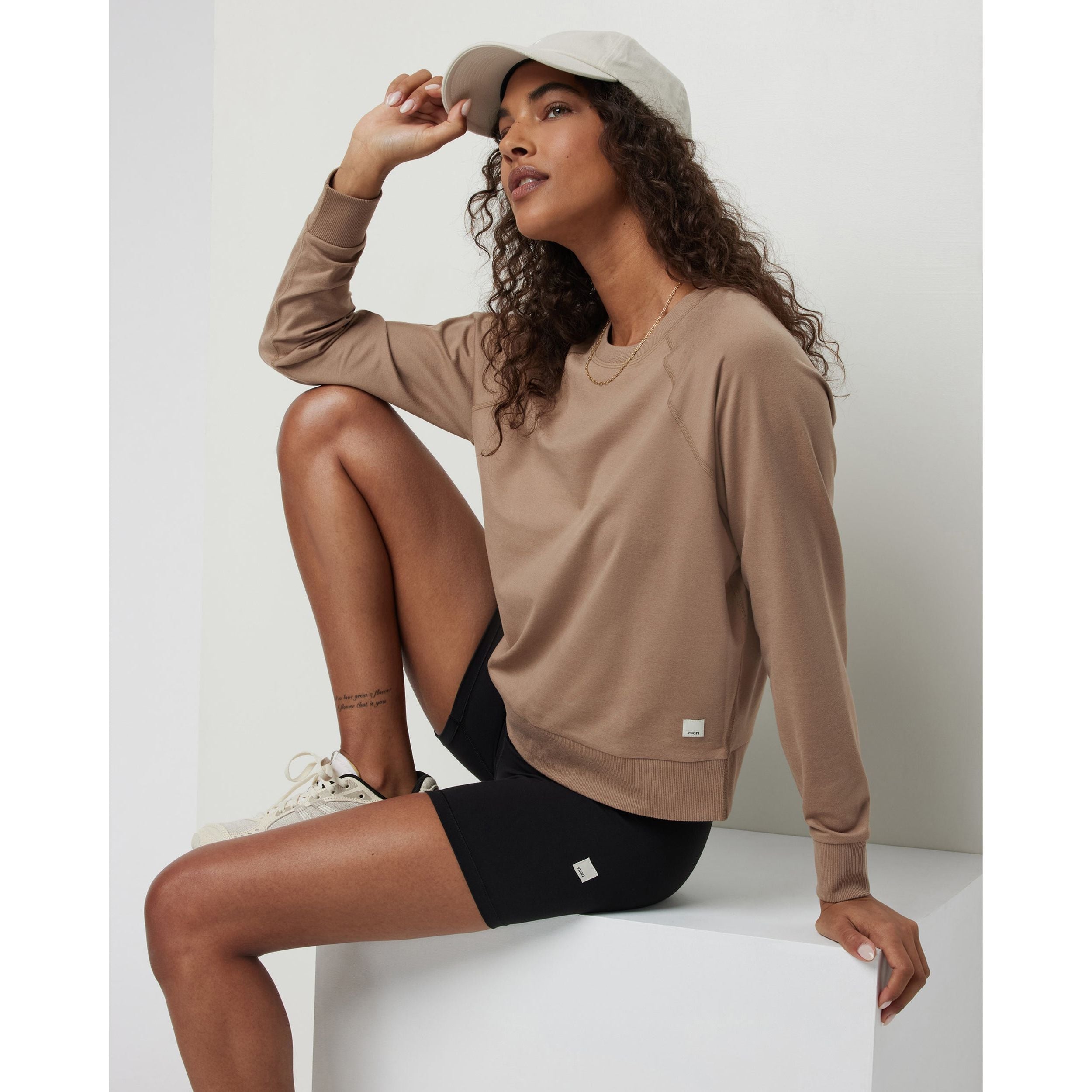 Vuori Women's Long Sleeve Halo Crew - Soft Performance Shirt for Yoga, Running & Outdoor Activities | Moisture-Wicking & Breathable Activewear Top