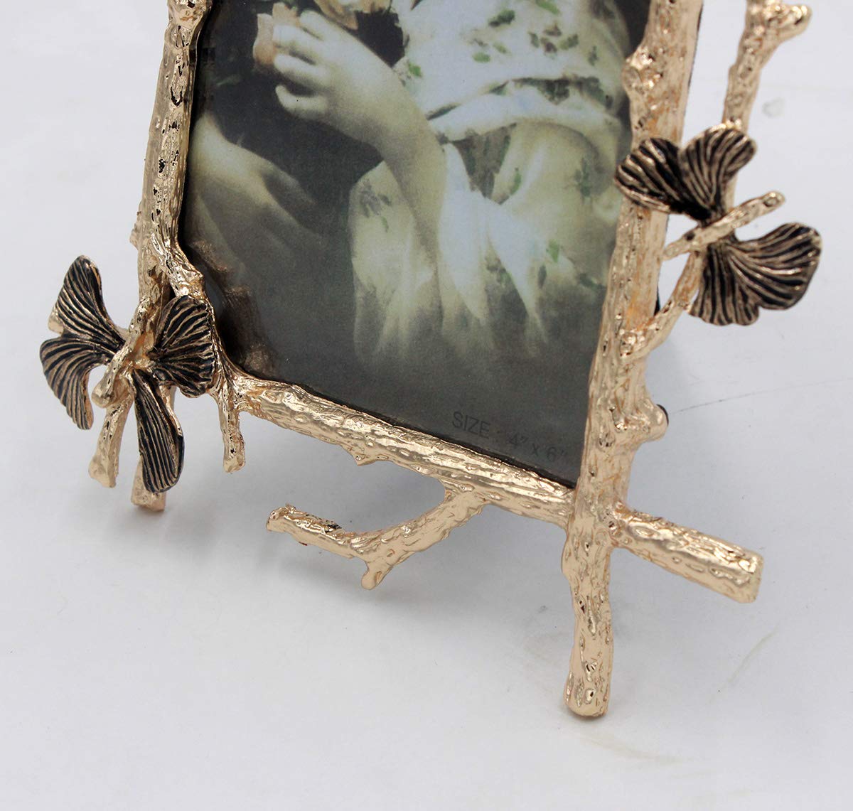 Funerom 4x6 Inch Golden Metal Picture Frame - Elegant Desktop Photo Display for Home, Office & Gift Giving | Perfect for Weddings, Graduations & Family Memories