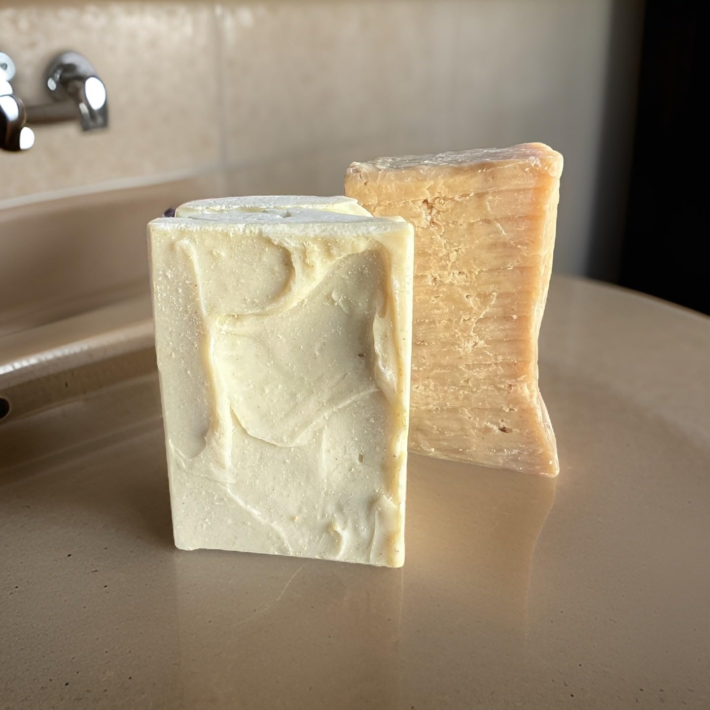 Organic Coconut Aloe & Seaweed Sea Moss Shampoo Bars - 2 Pack Natural Hair Strengthening & Nourishing Soap Bars - Eco-Friendly Shampoo Conditioner for Dry Damaged Hair - Perfect for Pool, Beach & Travel Use