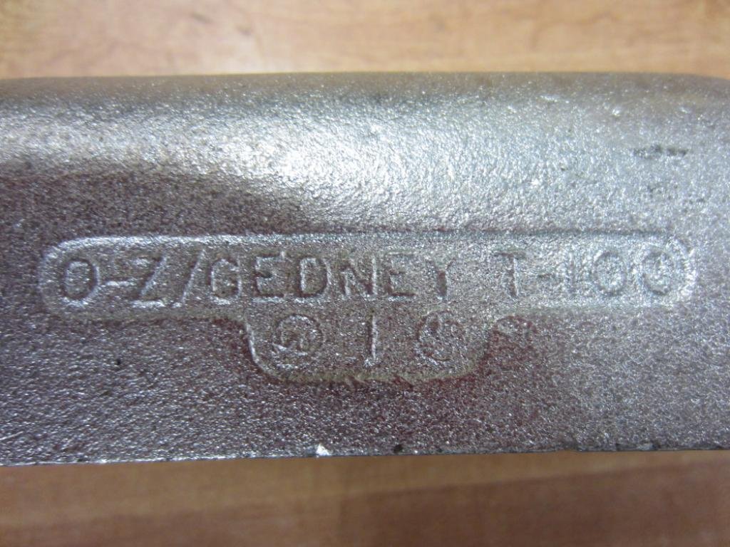 Appleton T100 1 Inch Iron COND Body Type T - Heavy Duty Electrical Conduit Fitting for Industrial and Commercial Wiring Applications