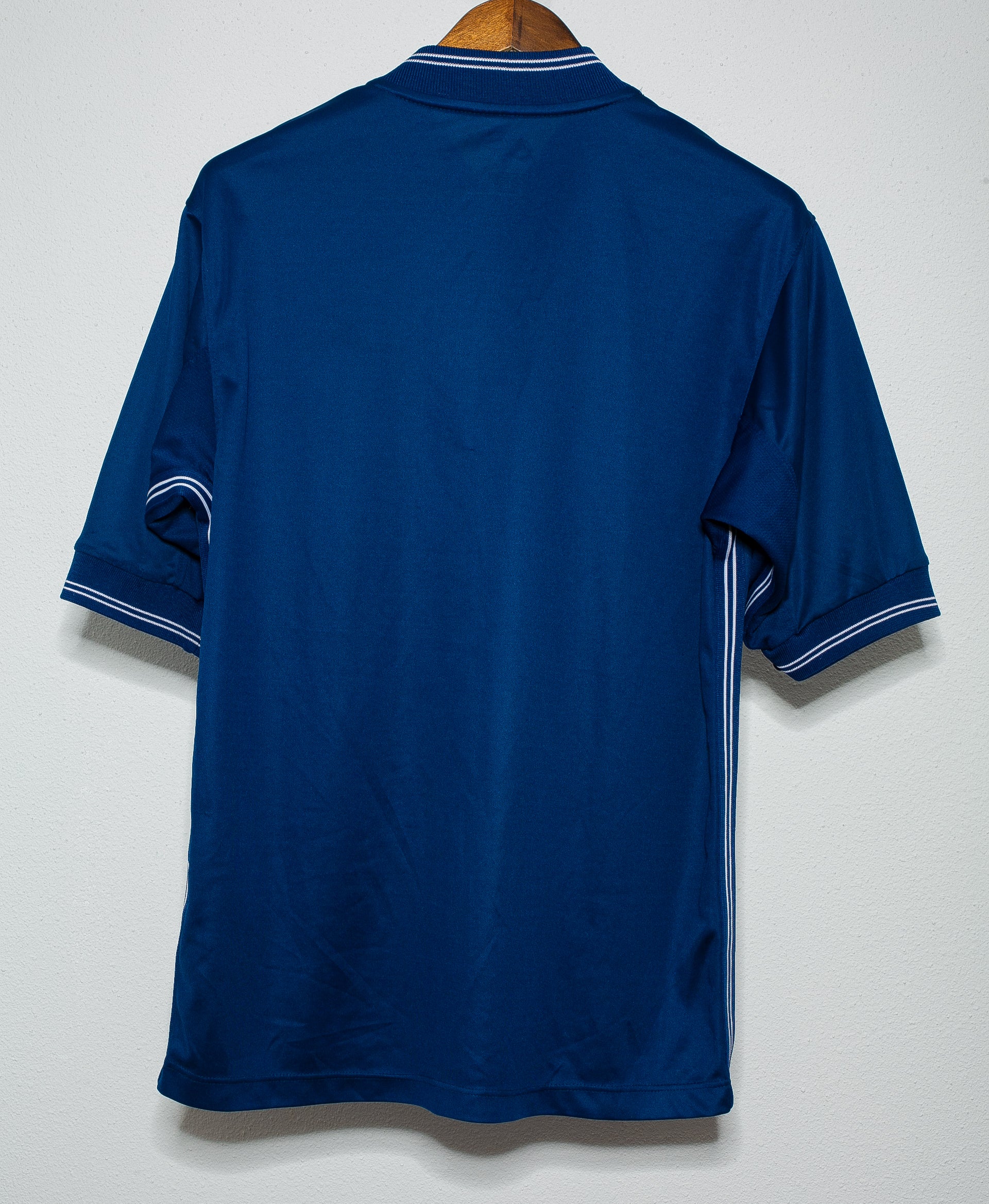 1998 Italy Vintage Soccer Jersey - Authentic Retro Football Training Shirt for Men (Medium) - Perfect for Match Days, Fan Collections & Cosplay