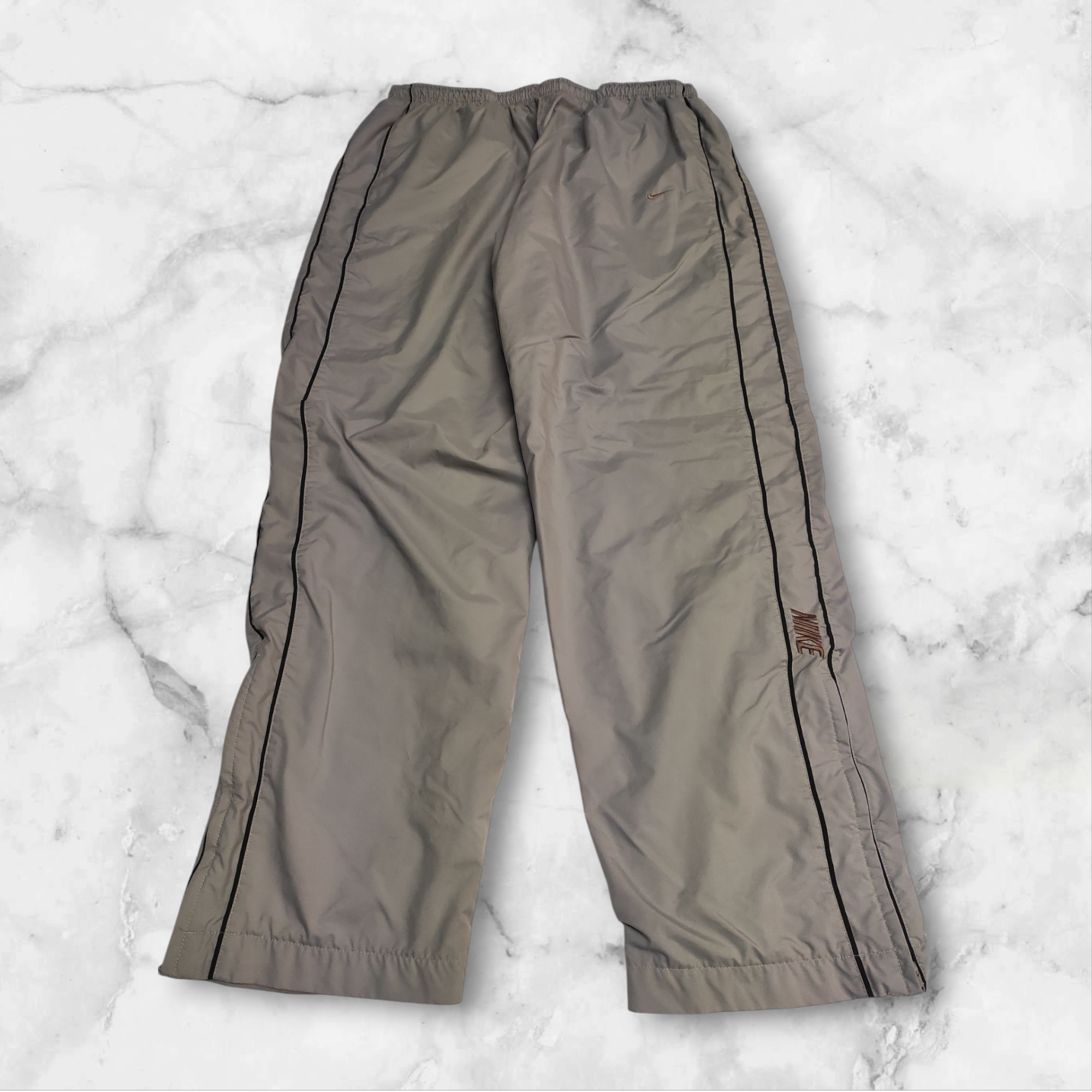 Vintage Nike Track Pants - Baggy Nylon Joggers with Water-Resistant Rain Jacket Fabric, Comfortable Athletic Pants for Men (Style #1162) | Perfect for Casual Wear, Gym, Street Style & Outdoor Activities
