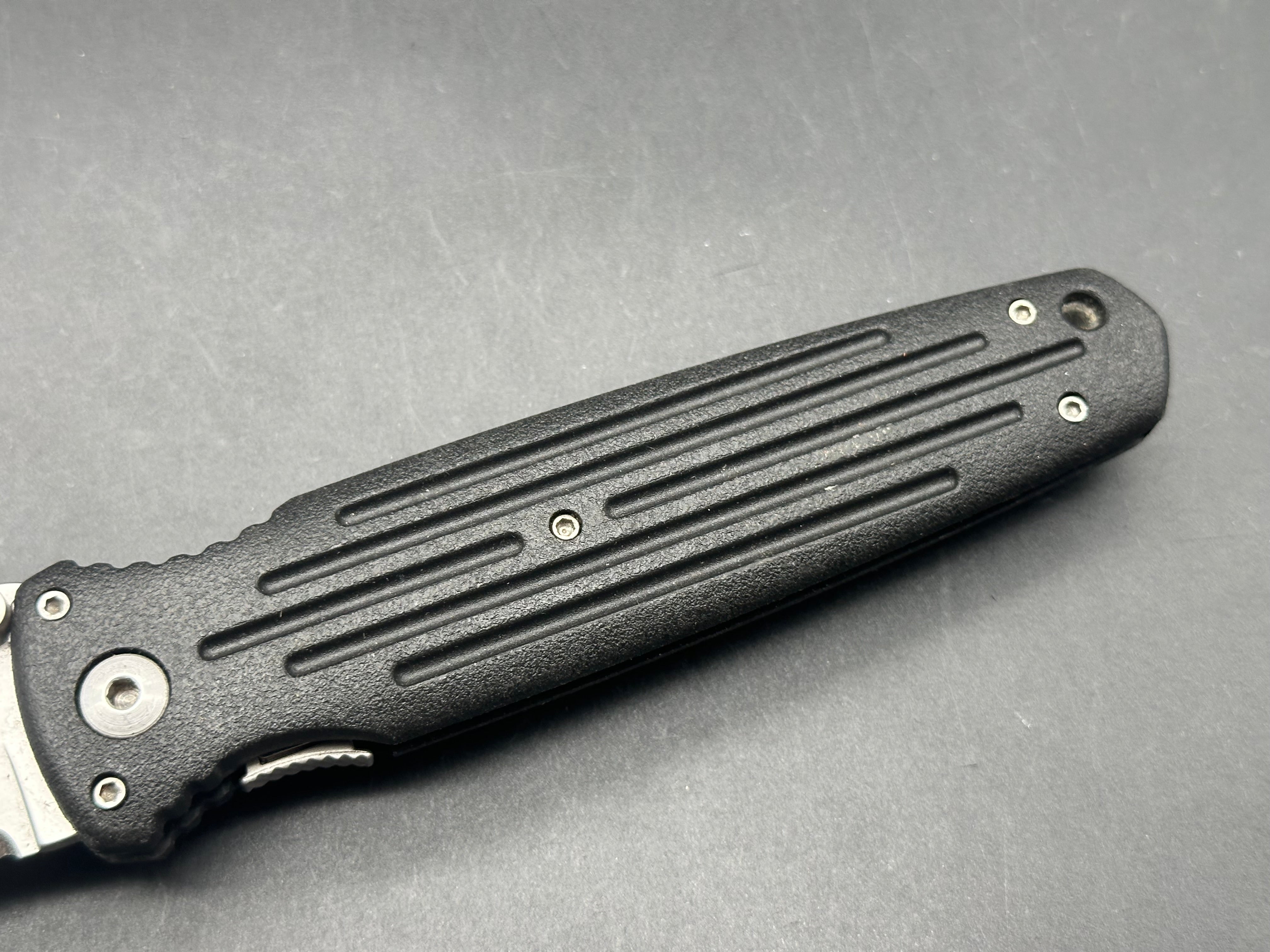 Gerber Applegate Combat Folding Knife with Serrated Edge - Tactical Survival Knife for Outdoor Camping, Hunting & Emergency Preparedness