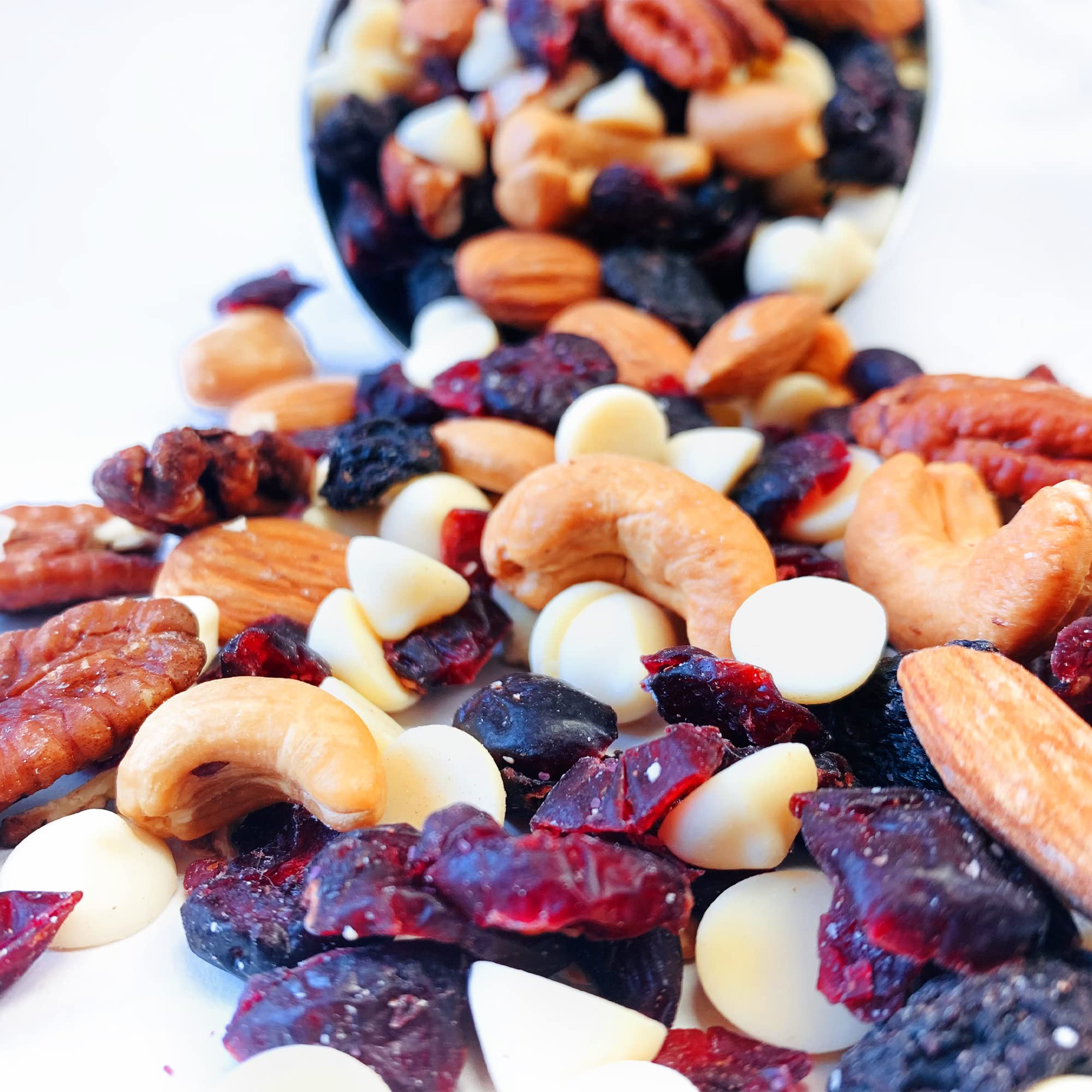 NY SPICE SHOP Premium White Raspberry Truffle Trail Mix with Almonds, Cashews & Dried Fruits - Healthy Snack for Adults & Kids - 1lb Resealable Bag - Perfect for Hiking, Office Snacks & School Lunches