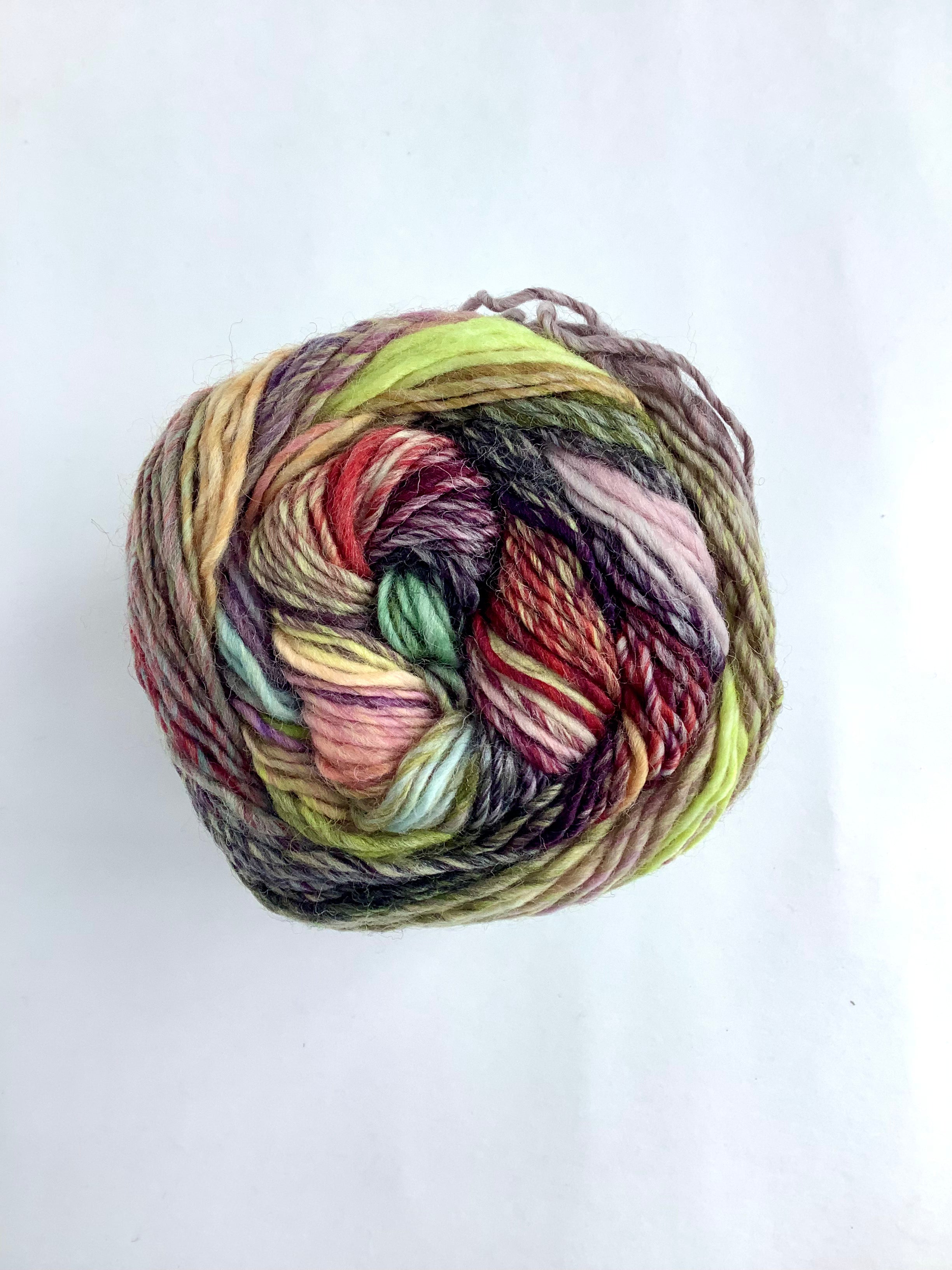 Premium Queensland Fiji Yarn - Soft & Durable Hand Knitting Wool for Scarves, Hats, and Sweaters - Perfect for DIY Crochet & Craft Projects