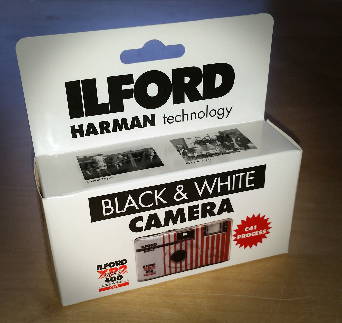35mm Film Camera - Ilford XP2 Black & White Disposable Camera for Travel, Street Photography & Vintage Style Shots