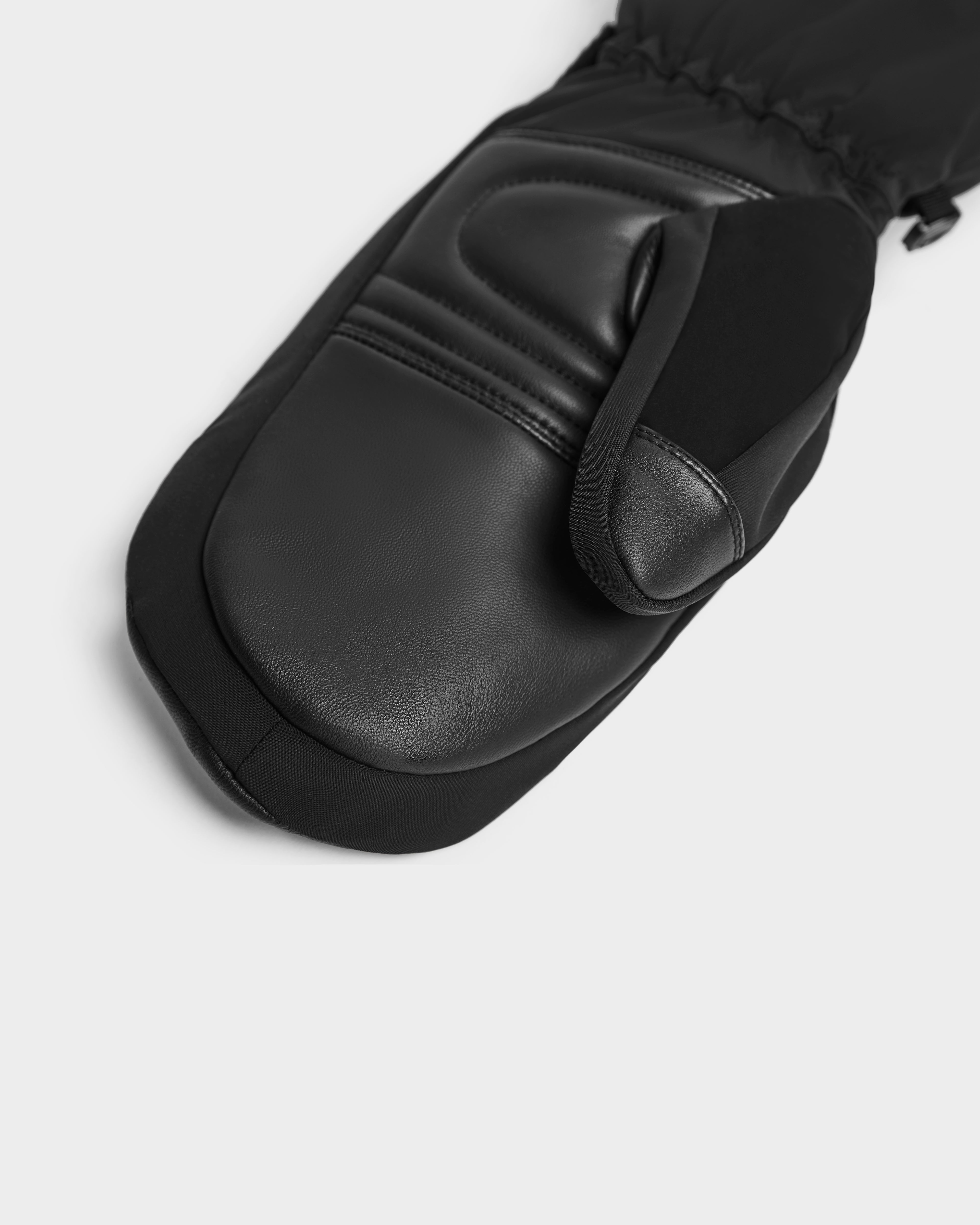 OLTEN 8424513 Black Safety Shoes - Non-Slip Work Boots for Men & Women - Perfect for Construction, Warehouse & Industrial Work