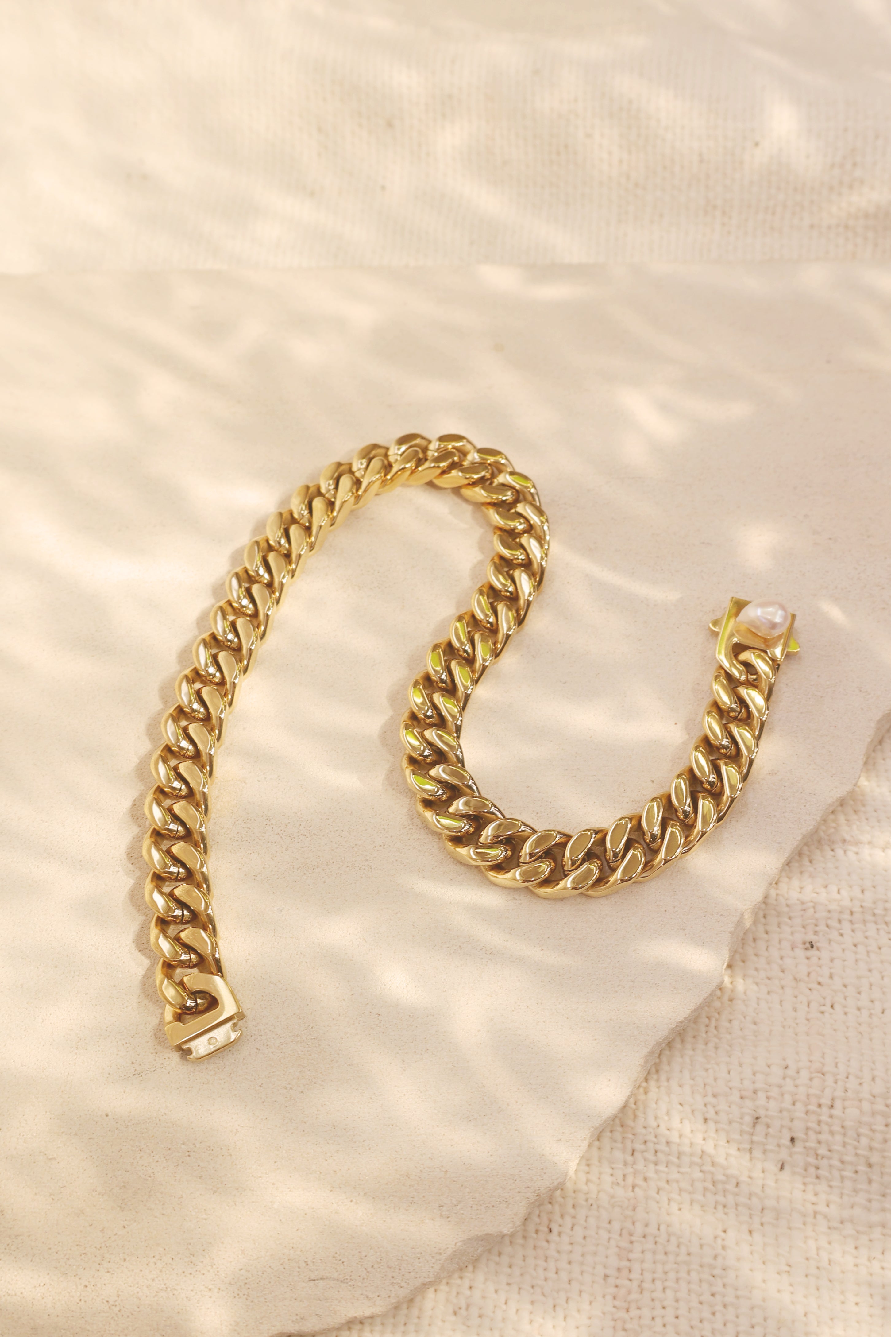 Romy Chunky Collar Necklace for Women - Trendy Statement Jewelry for Parties, Weddings & Date Nights