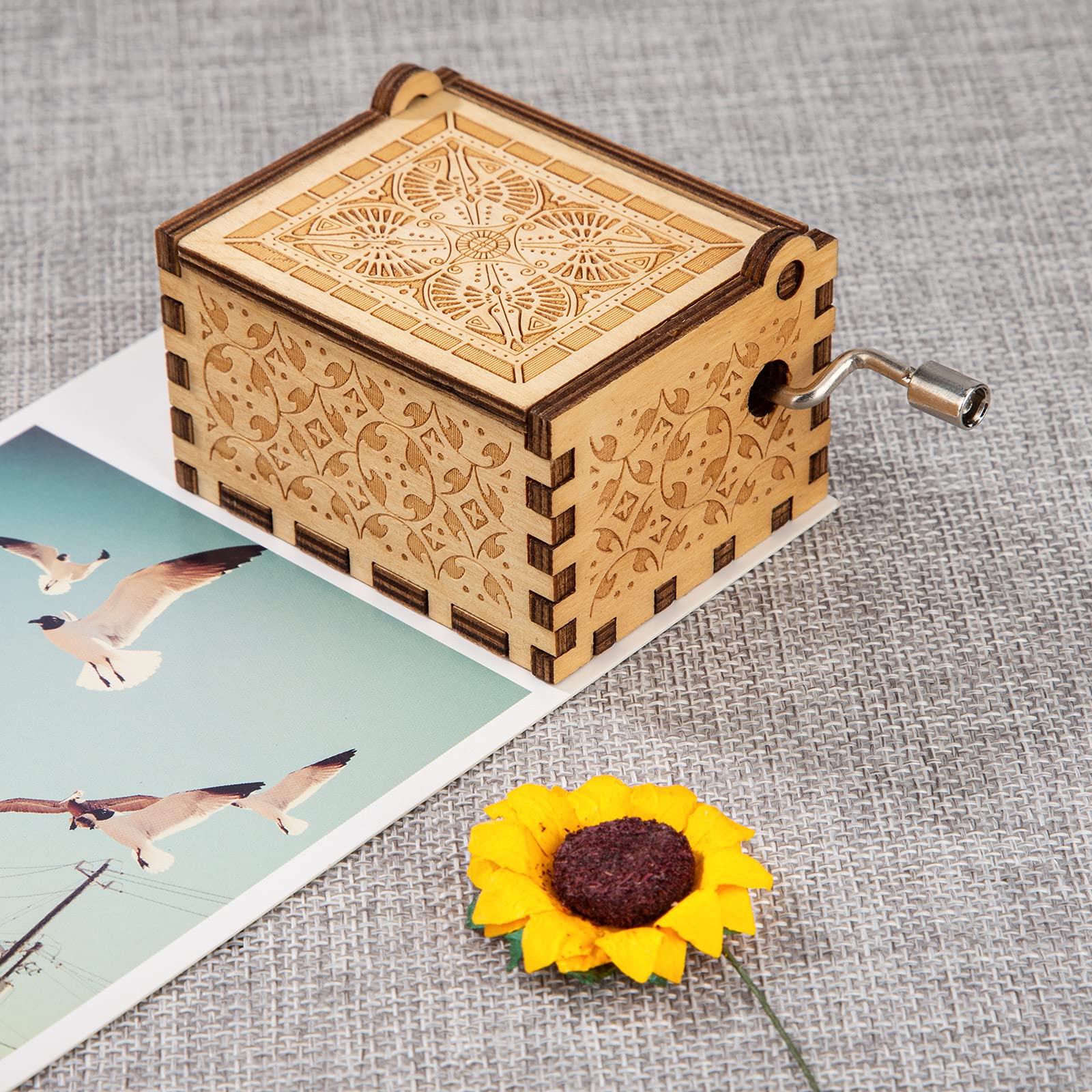 Heveer Wooden Hand Crank Music Box - Happy Birthday Musical Gift for Kids, Friends & Family | Perfect for Birthday Parties, Anniversaries & Special Occasions