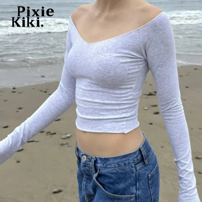 Women's Basic Fitted V-Neck Long Sleeve T-Shirts - Black & White Cropped Tees for Fall | Y2K P84 AG13 Style | Perfect for Layering, Casual Outfits & Streetwear Fashion