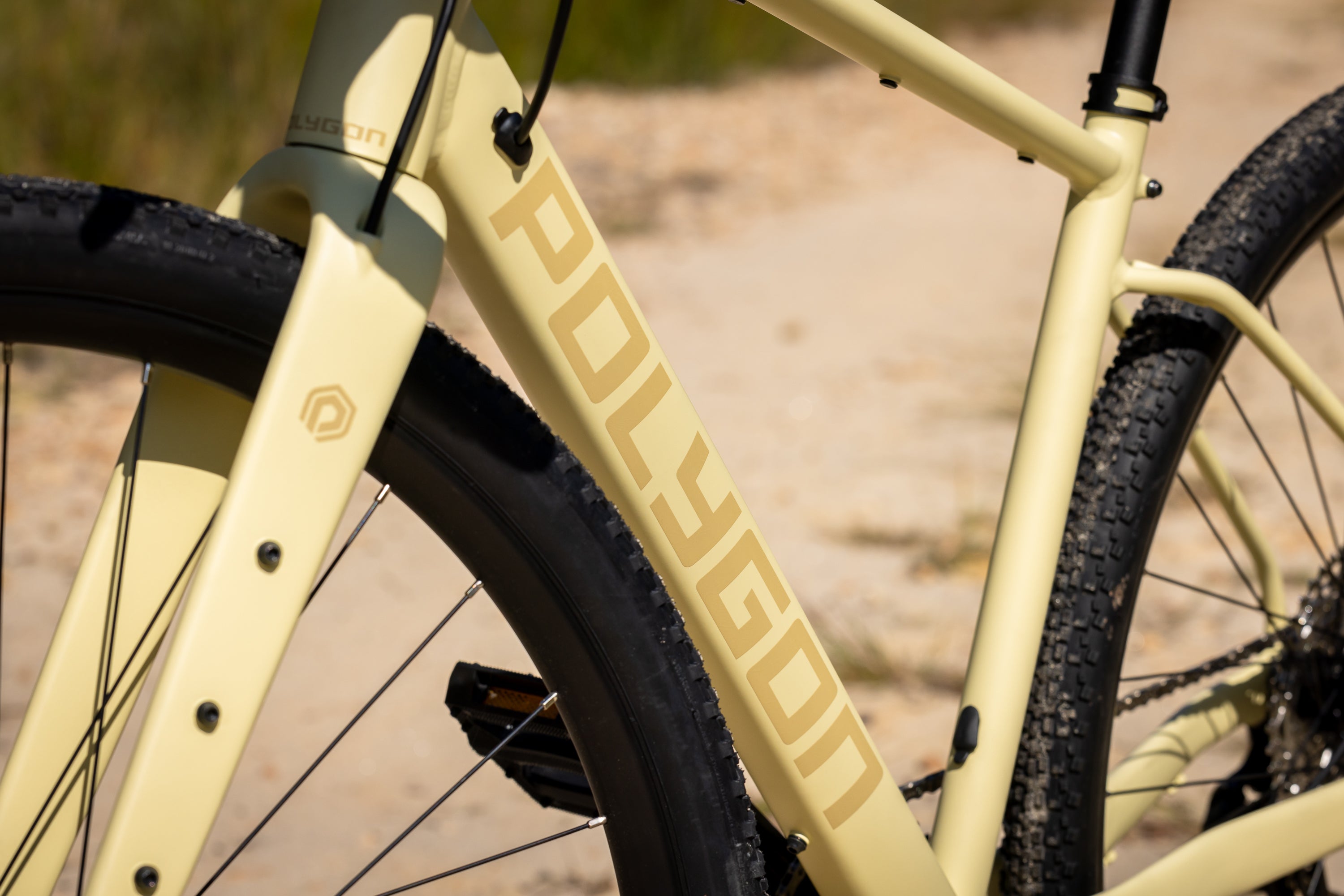 Polygon Bend R6X Gravel Bike - Lightweight Aluminum Frame, Shimano GRX Groupset, All-Terrain Performance for Adventure Riding & Commuting