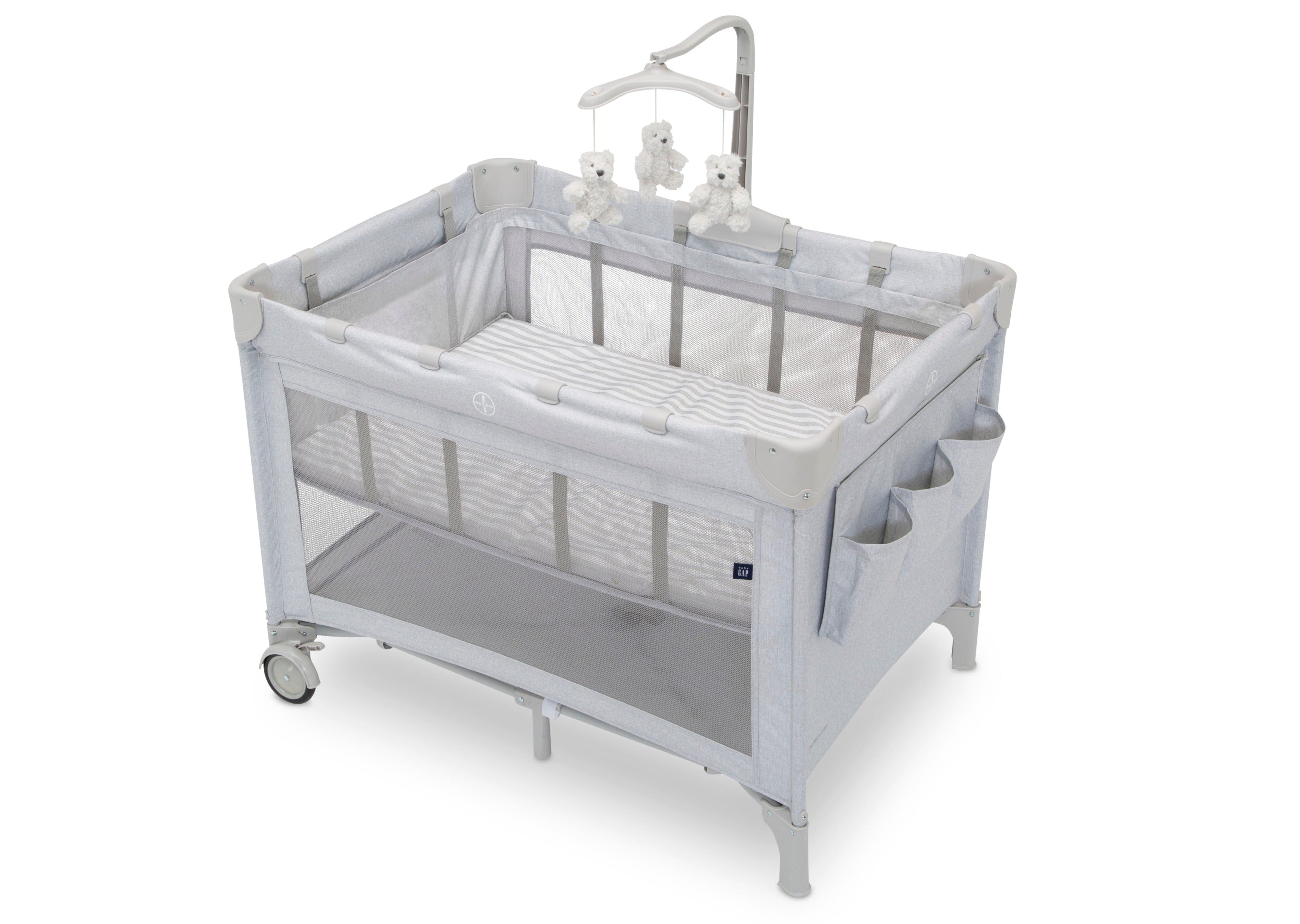 BabyGap Deluxe Play Yard - Portable Playpen for Babies & Toddlers, Safe Indoor & Outdoor Play Space for Home, Travel, and Daycare Use