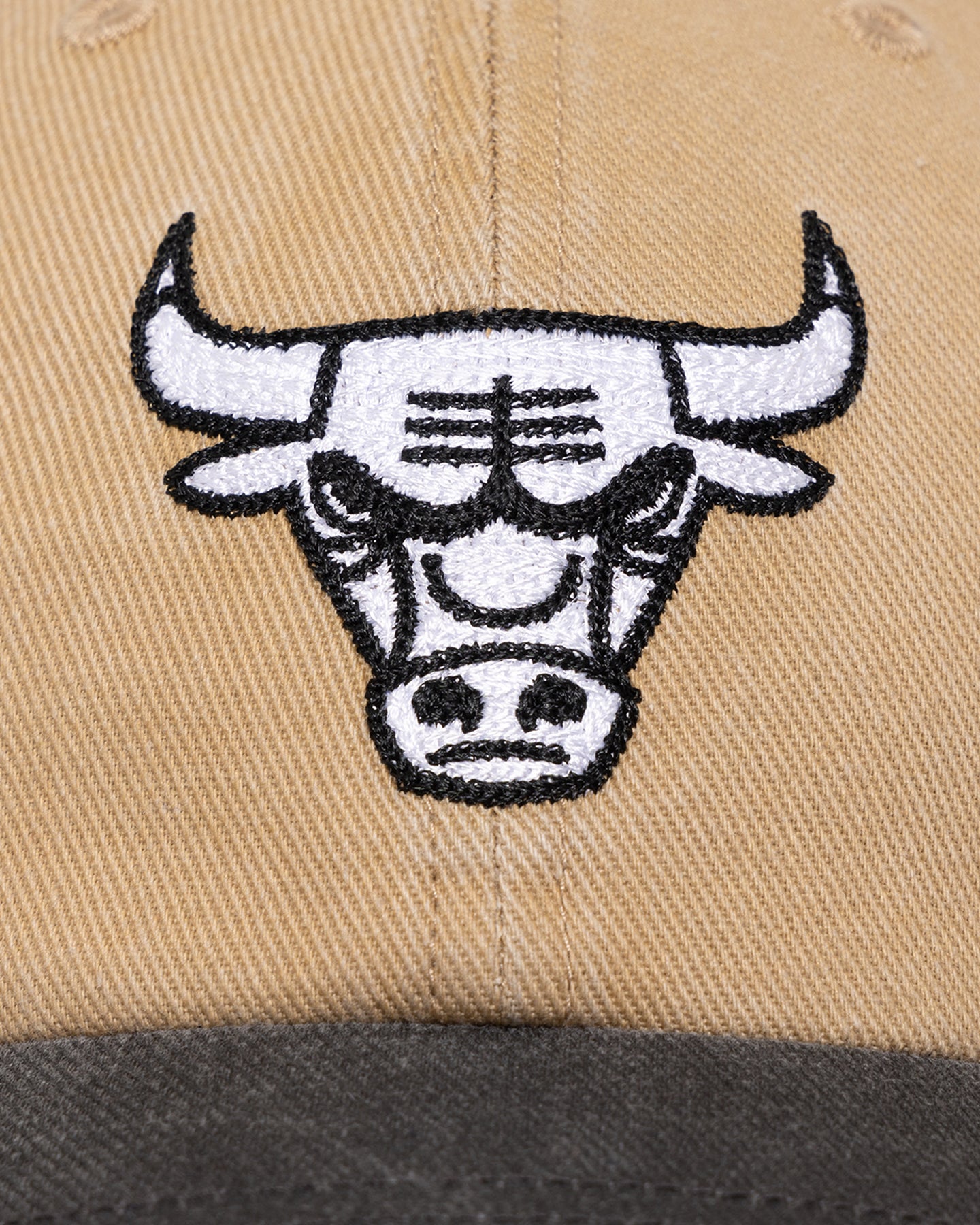 47 Brand Chicago Bulls Strapback Hat - Adjustable Khaki Cap for Men & Women - Perfect for Basketball Games, Casual Wear & Sports Fans