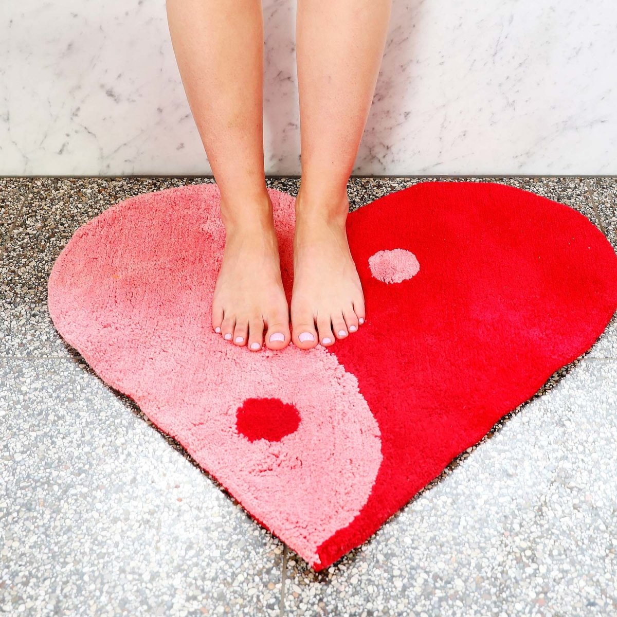 Soft Peach Love Bath Mat - Non-Slip Absorbent Bathroom Rug for Shower & Tub - Perfect for Cozy Home Spa Experience