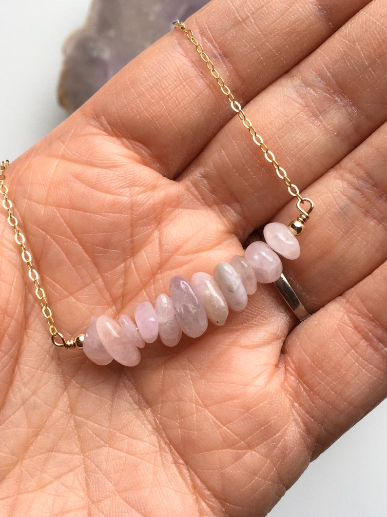 Natural Raw Kunzite Crystal Pendant Necklace for Women – Healing Stone Jewelry for Spiritual Energy & Chakra Balancing – Perfect for Meditation, Yoga & Everyday Wear
