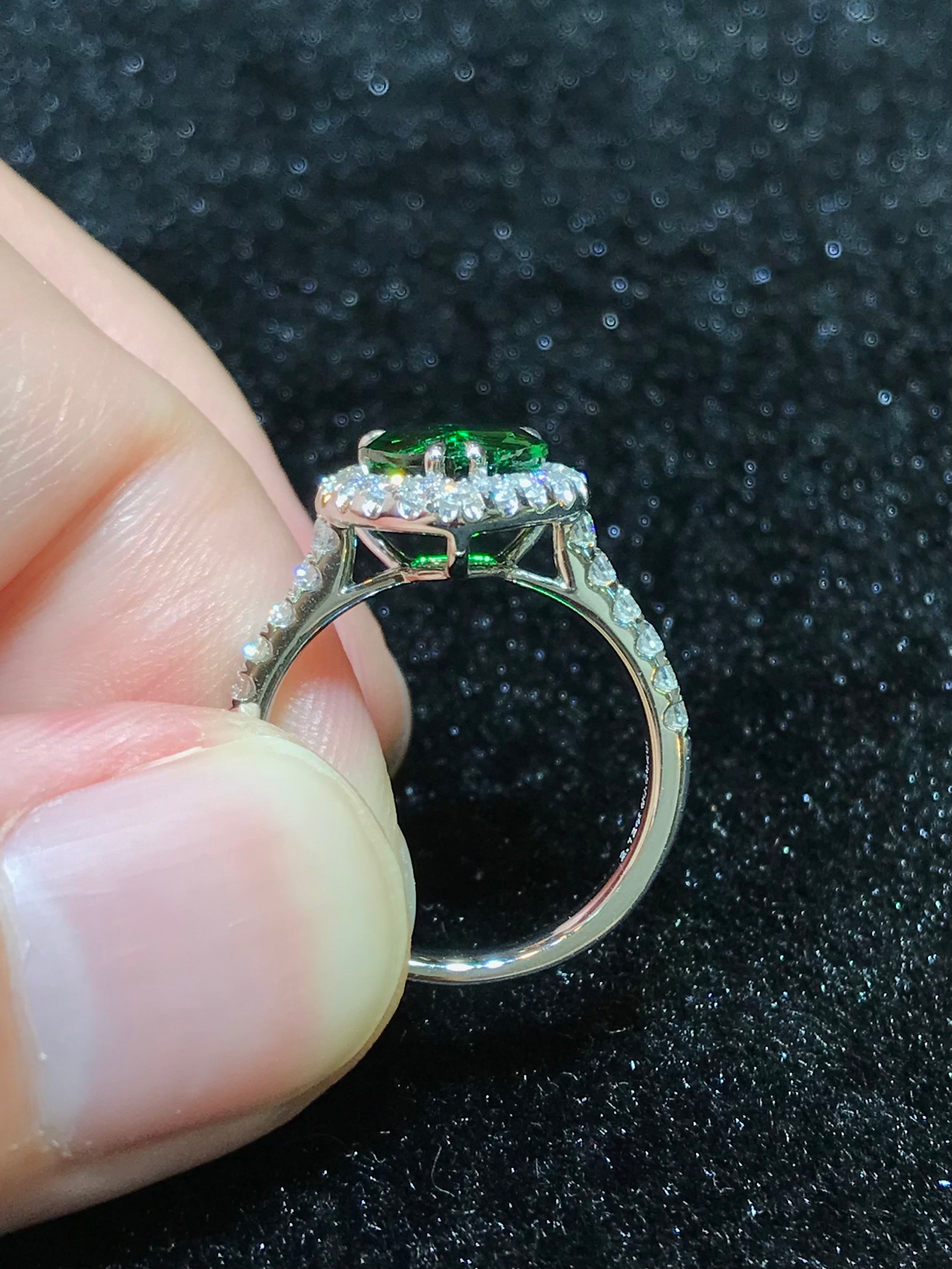 Natural Green Garnet Tsavorite 2.12ct Ring – Genuine Gemstone Jewelry for Women, Elegant Engagement & Wedding Ring, Perfect Gift for Anniversary & Special Occasions
