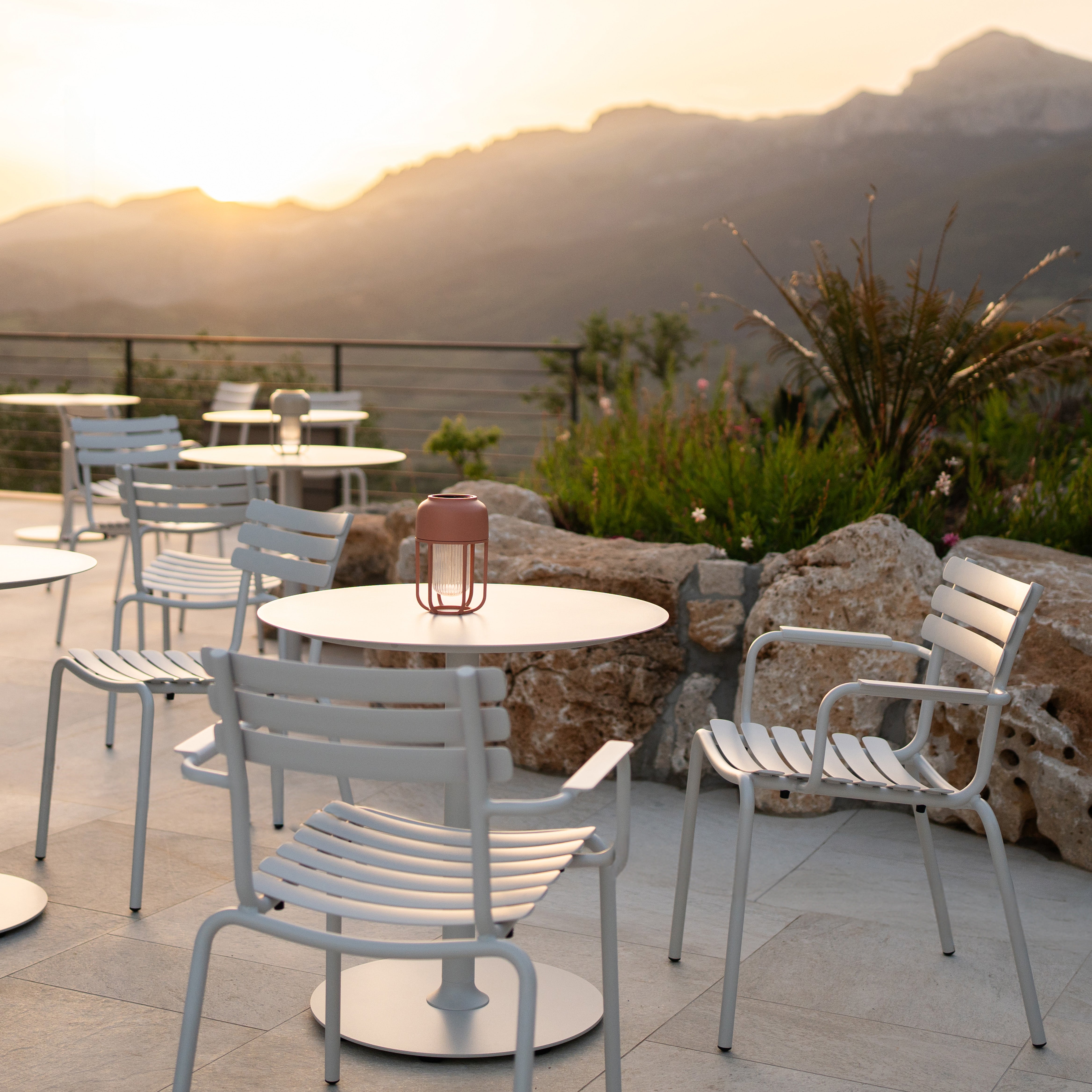 ALUA Outdoor Armchair - Lightweight Folding Patio Chair with Cup Holder, Waterproof & Rust-Resistant - Perfect for Camping, Beach, Picnics, and Backyard Relaxation
