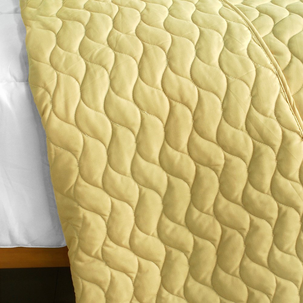 Lovers in Paris 3-Piece Patchwork Quilt Set - Full/Queen Size Bedding - Soft & Stylish Comforter for Romantic Bedroom Decor