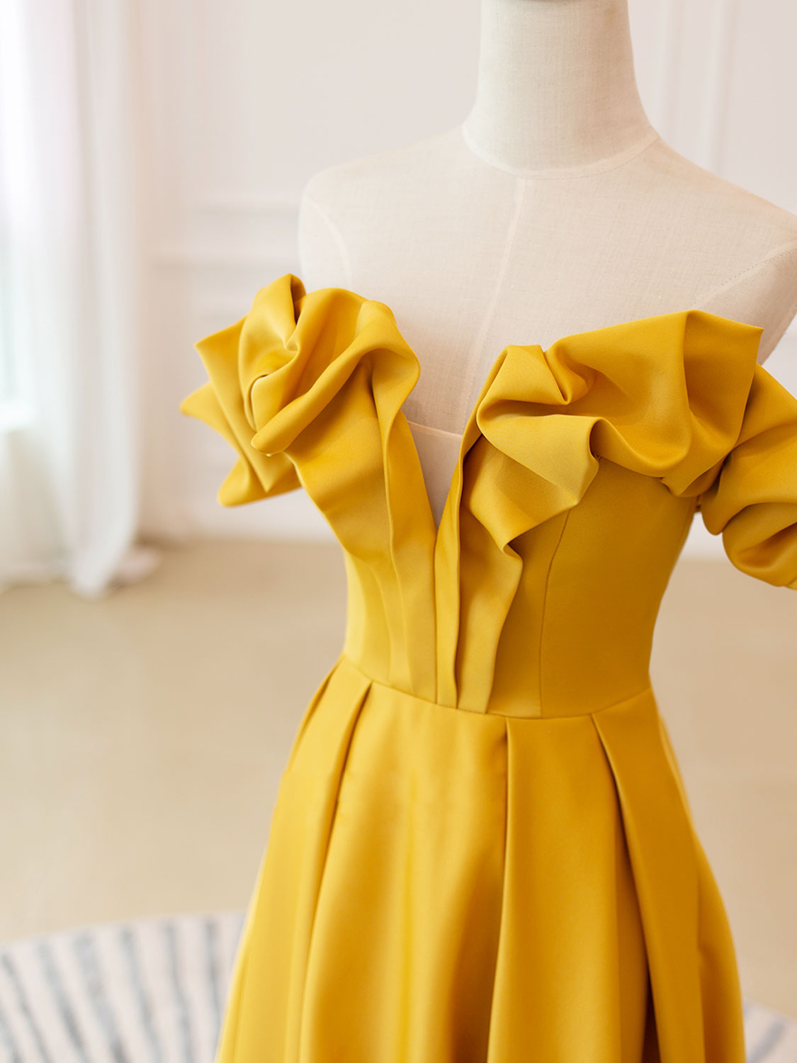 Elegant Off-Shoulder A-Line Satin Yellow Long Prom Dress | Formal Evening Gown for Women | Perfect for Homecoming, Prom Night & Special Occasions