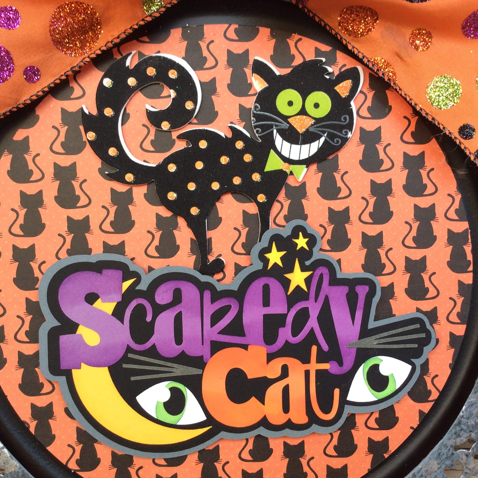 AGD Halloween Decor - Scaredy Black Cat Metal Charger Plate for Spooky Table Setting | Elegant Dinnerware for Halloween Party & Home Decor