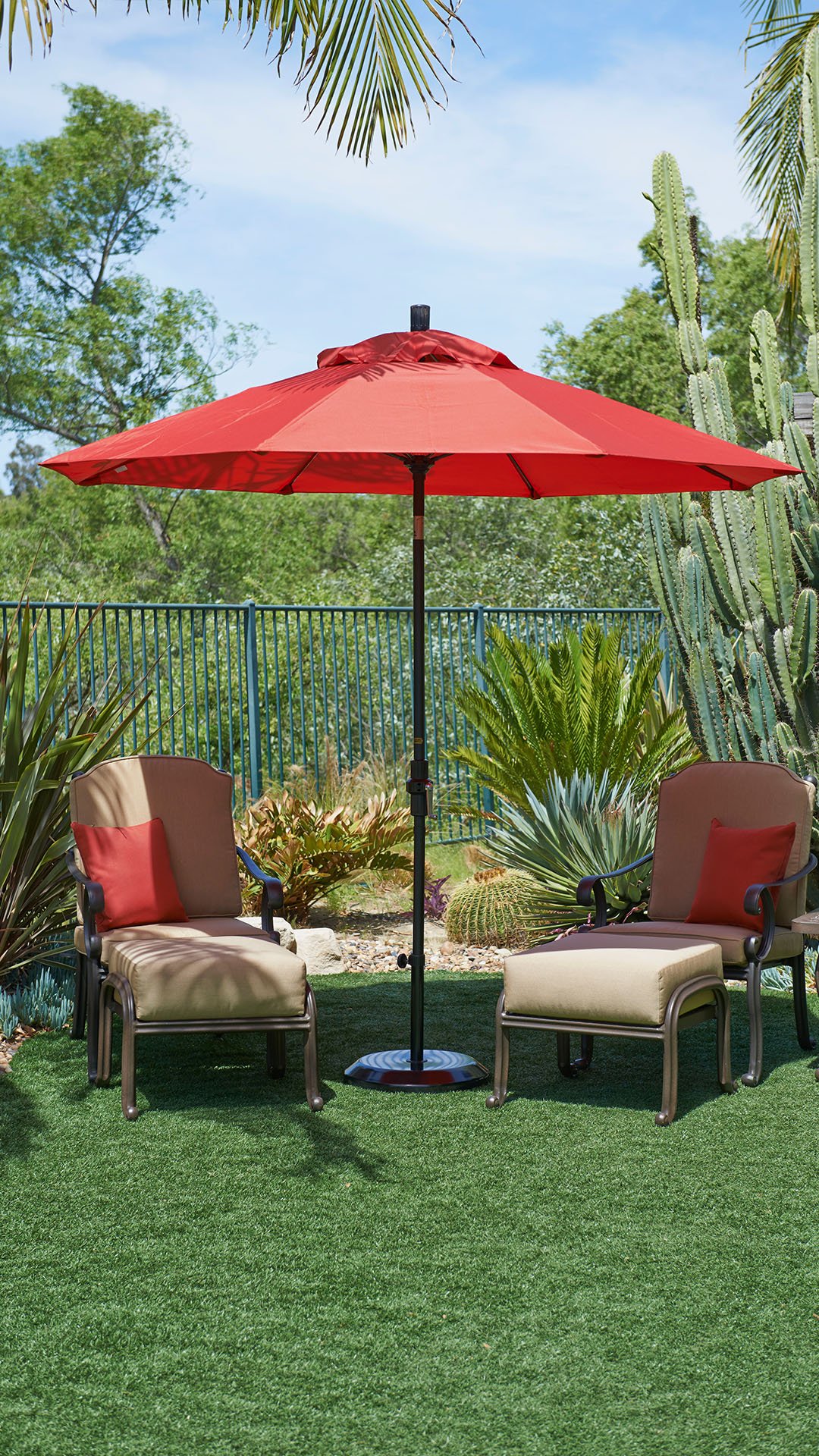 9' Round California Aluminum Market Umbrella with Crank Lift & Tilt - Sunbrella Spa Fabric - Black Pole for Patio, Poolside, and Outdoor Dining Areas
