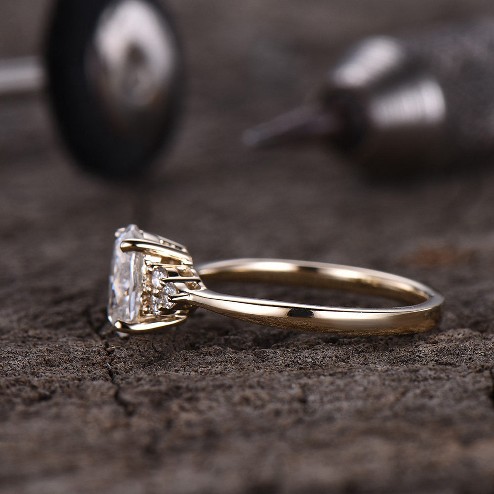 Moissanite Engagement Ring 5x7mm Oval Cut 0.9-1 Carat 14K/18K Yellow Gold Wedding Band with Diamond Accents - Perfect for Bridal, Proposal & Anniversary Gifts