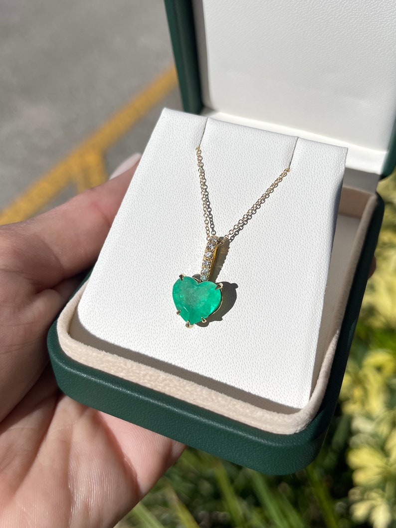 4.65tcw 18K Gold Natural Emerald Heart Pendant Necklace with Diamond Accent Bale - Elegant Jewelry Gift for Women, Perfect for Valentine's Day, Anniversary & Special Occasions