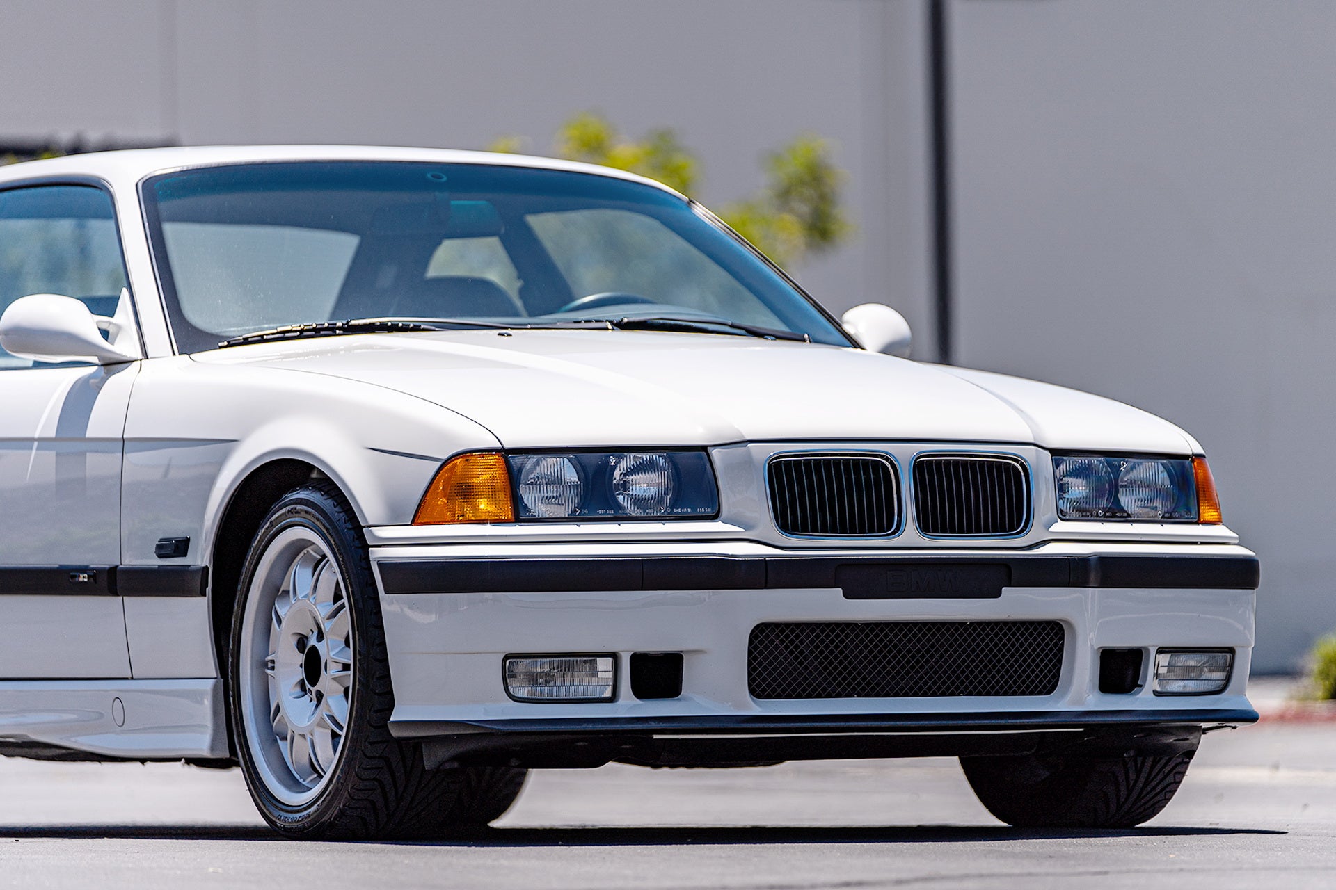 Smoked Lens Front Side Marker Lights for 1992-1996 BMW E36 3 Series & M3 - Euro Style Replacement - Perfect for Night Driving & Car Customization