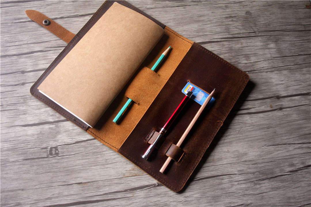 Personalized Engraved Refillable Leather Traveler's Notebook - Custom Journal for Writing, Sketching & Planning - Perfect Gift for Writers, Artists & Professionals - Use for Daily Journaling, Bullet Journal, Travel Diary & Work Planner